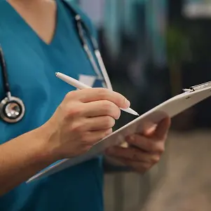 Nursing graduates frustrated at job hunt difficulty despite shortage