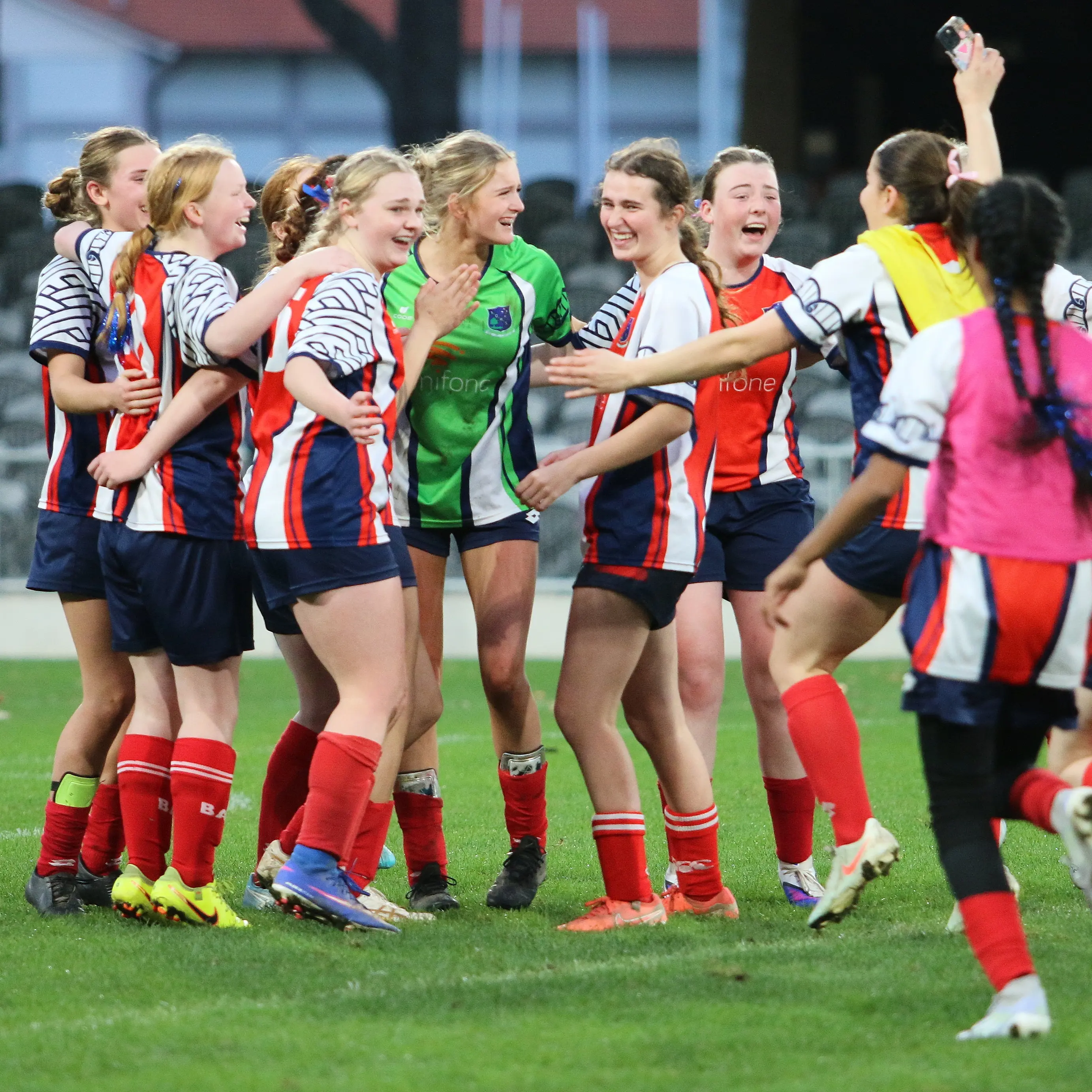 Southern girls hold nerve for finals victory