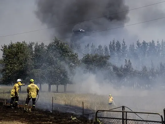 Choppers called in to fight North Canterbury wildfire