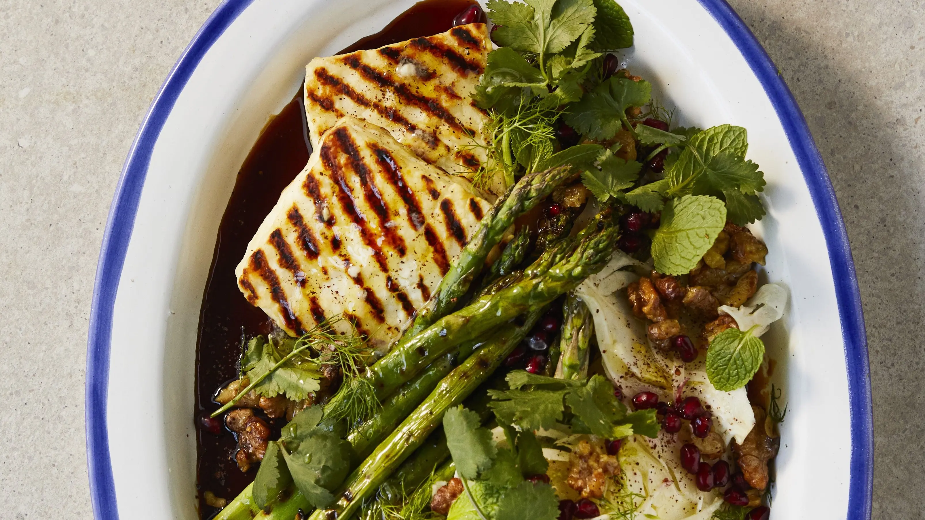 Grilled asparagus and halloumi salad