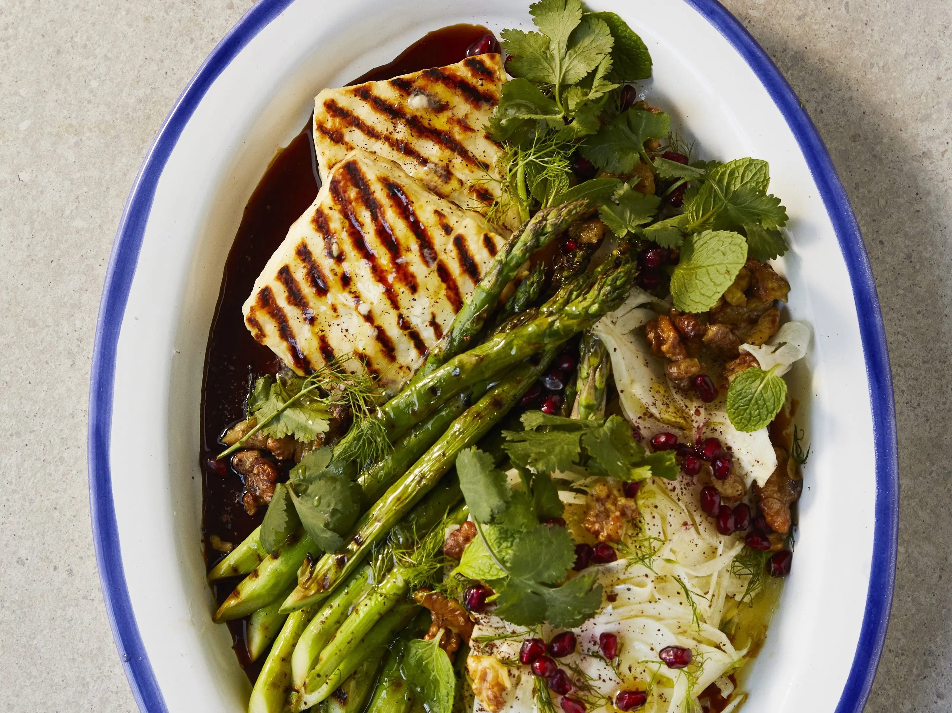 Grilled asparagus and halloumi salad