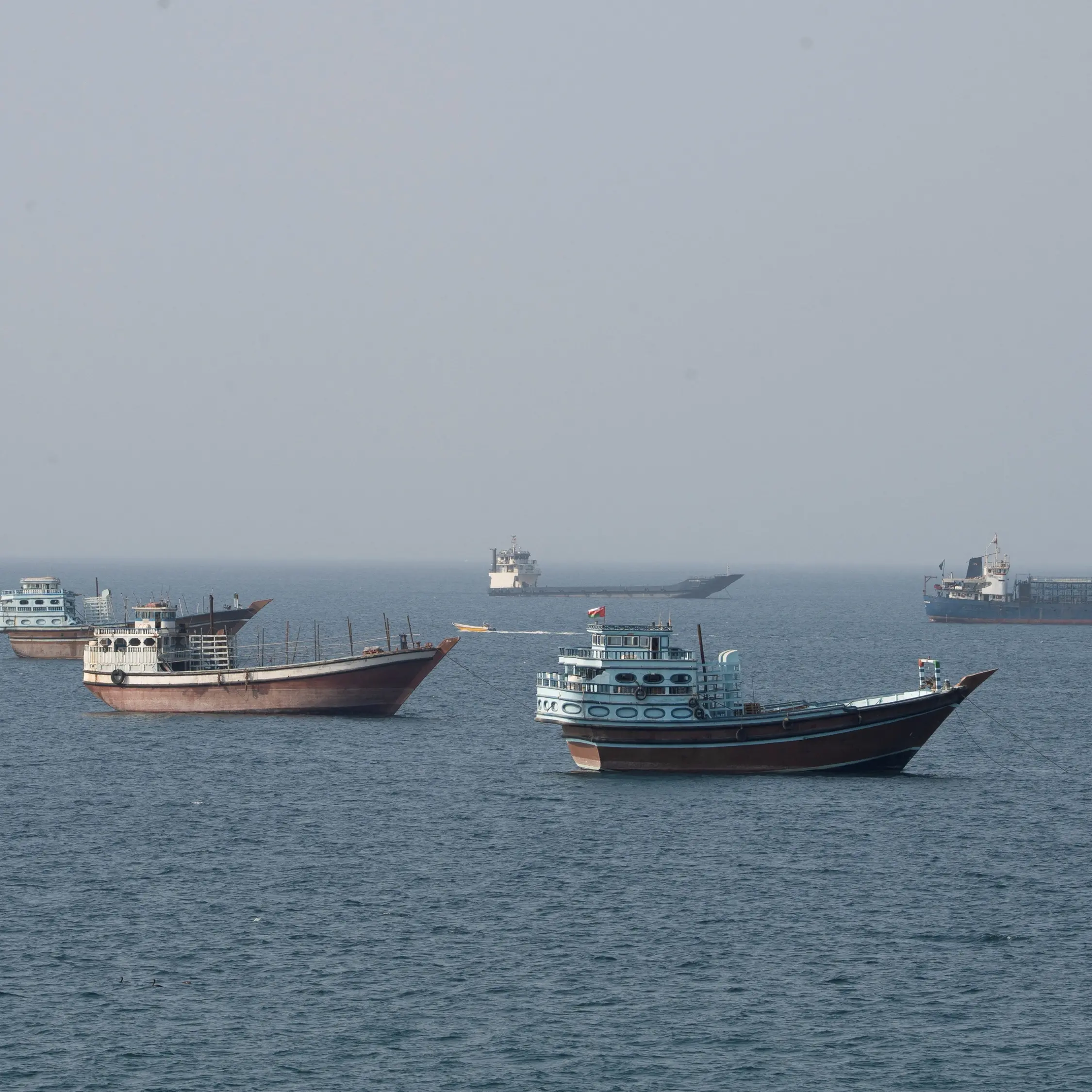Iran, Oman discuss temporary Hormuz corridor as impasse with US drags on