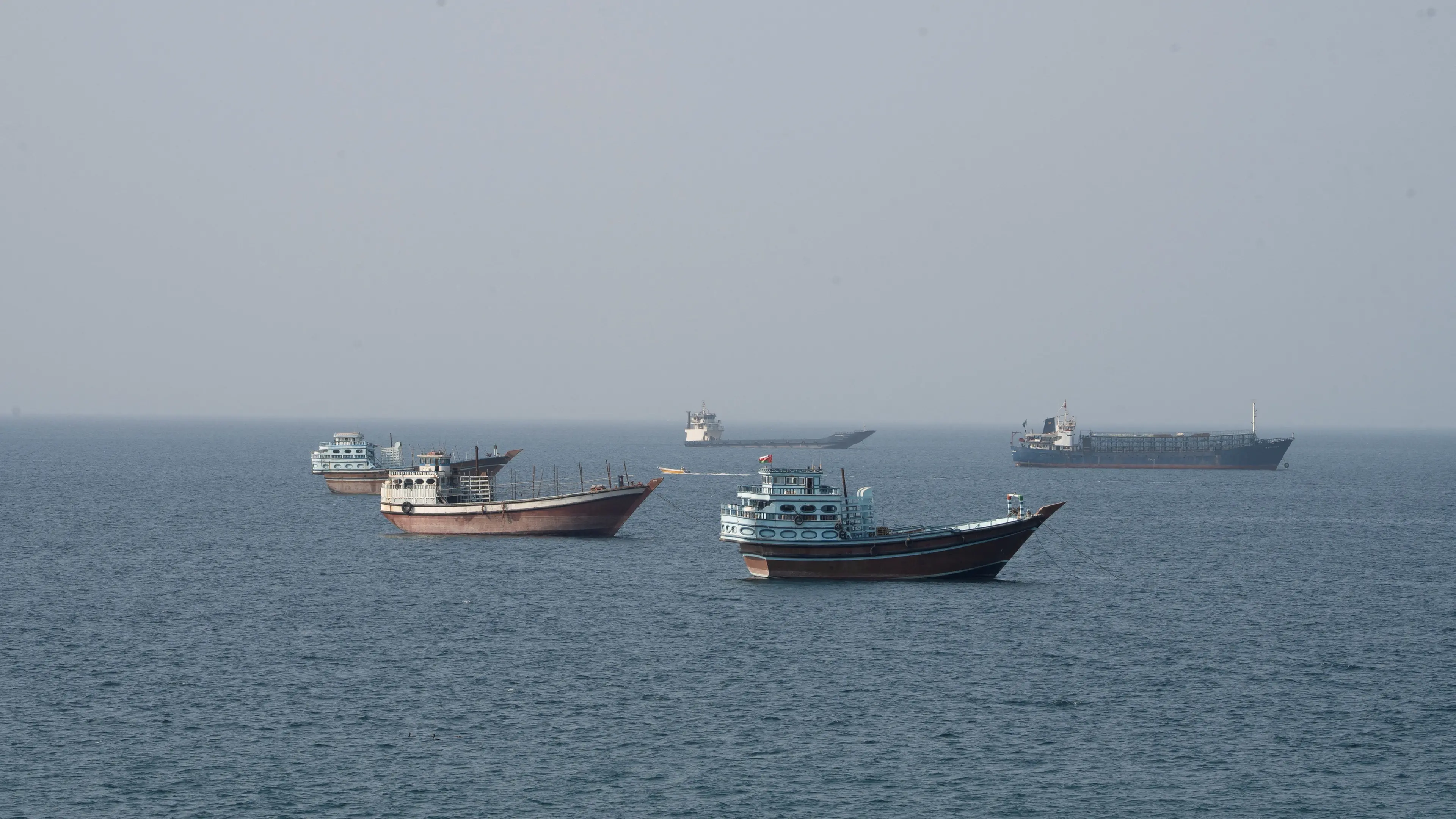 Iran, Oman discuss temporary Hormuz corridor as impasse with US drags on
