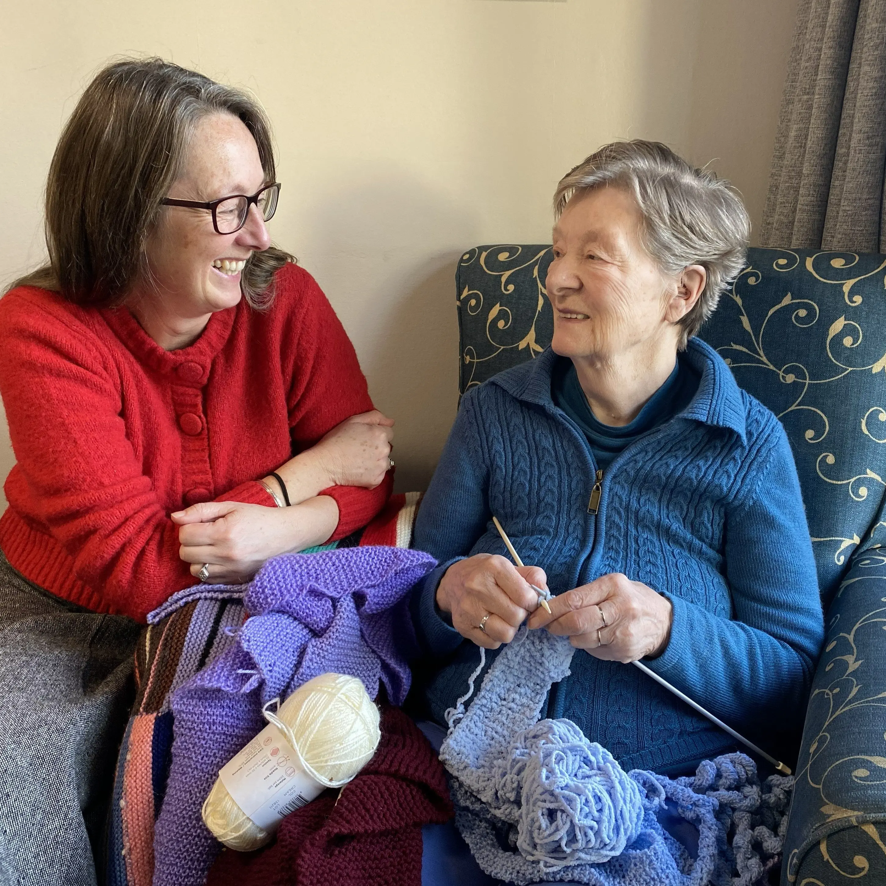 Knitting passion rekindled in Dunedin woman living with dementia