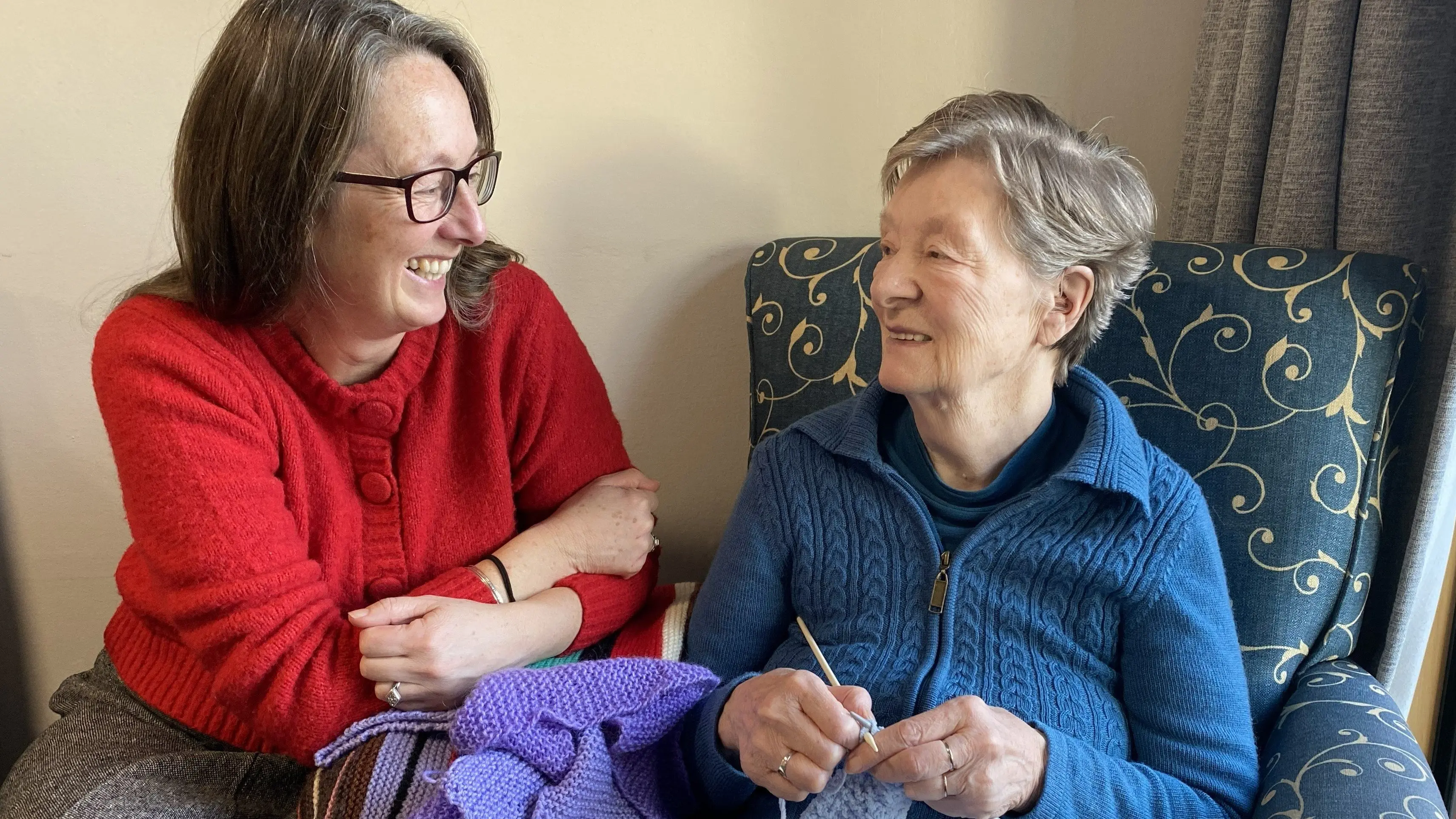 Knitting passion rekindled in Dunedin woman living with dementia