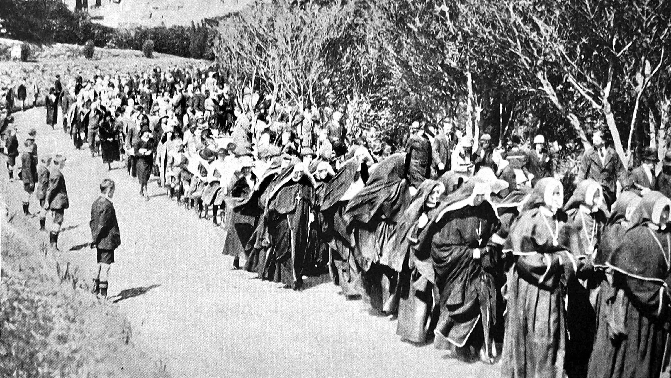 Thousands mourn Mother Aubert