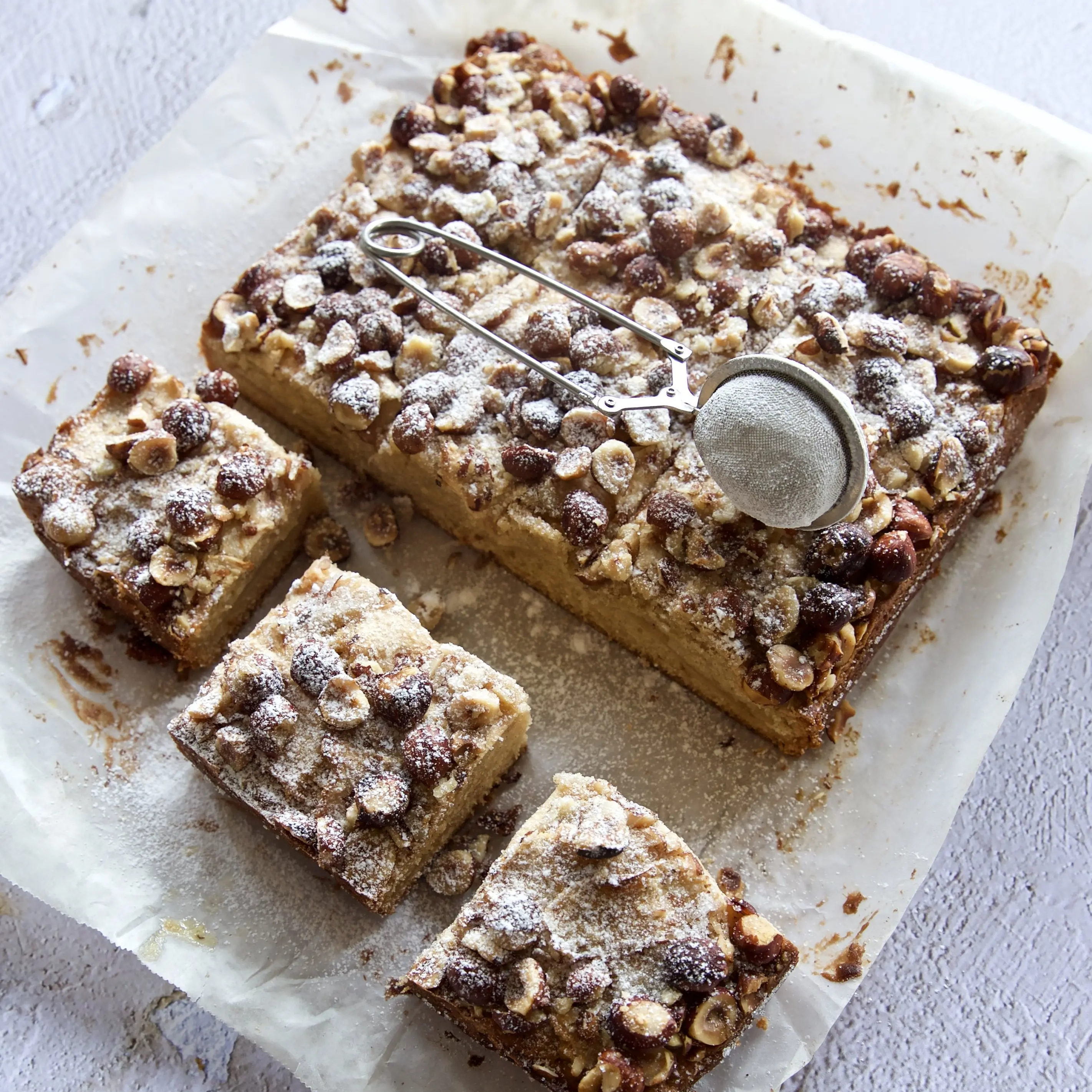 Apple and hazelnut cake