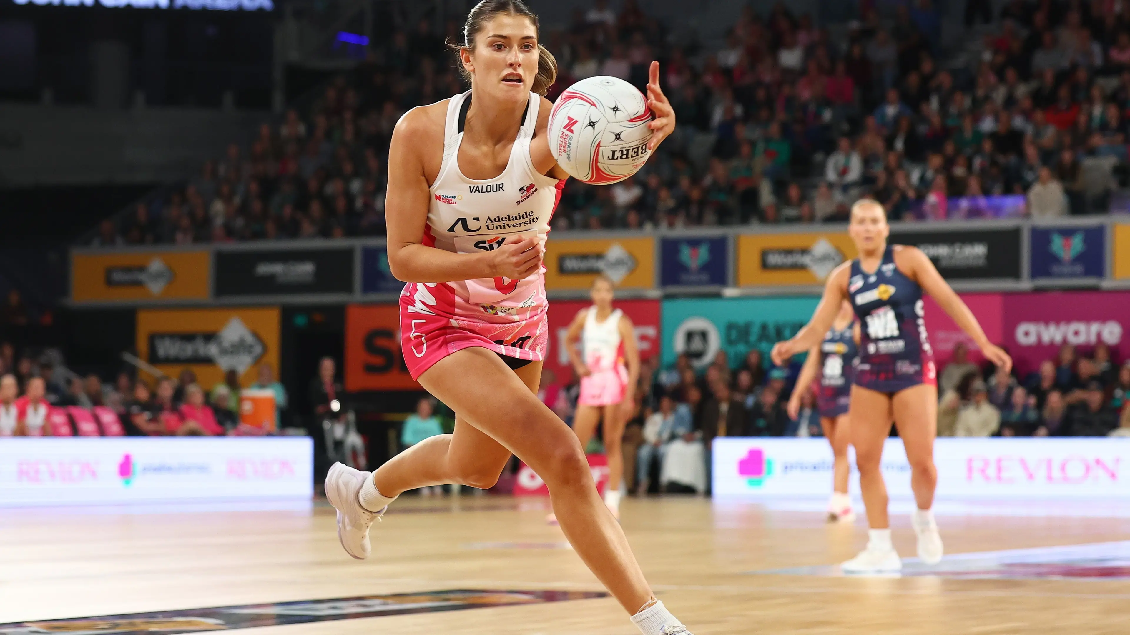 Heffernan confirmed for Thunderbirds as list of NZ leavers swells to 17