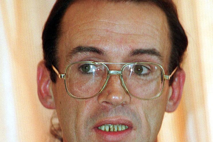 Supporter of Peter Ellis dies