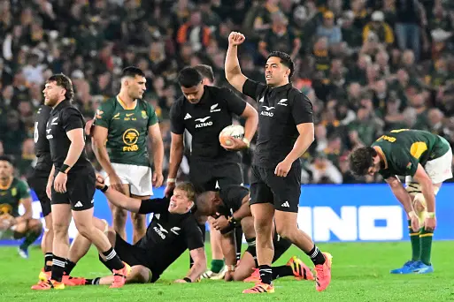 The All Blacks celebrate their win over South Africa at Ellis Park. Photo: Getty Images