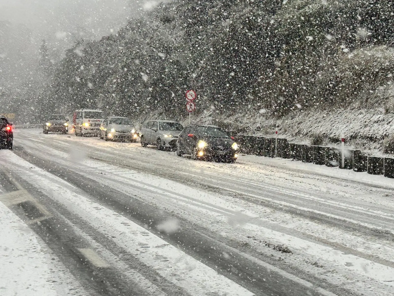 SH1 reopens after heavy snow forced closure