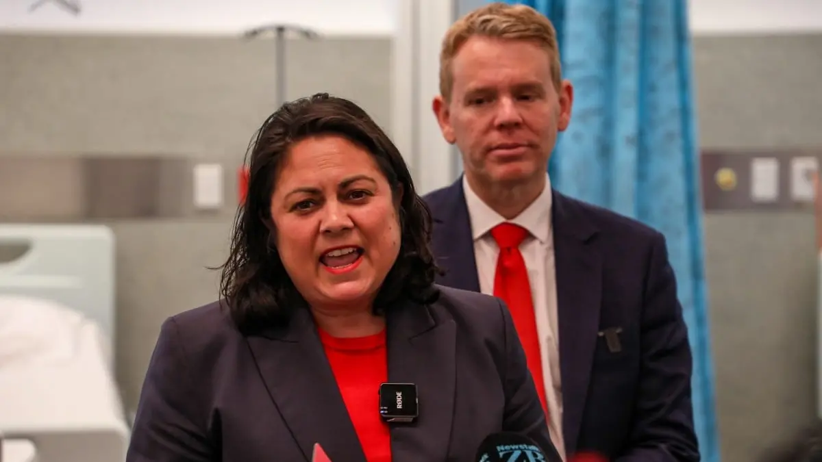 Every graduate nurse will get a job, Labour pledges