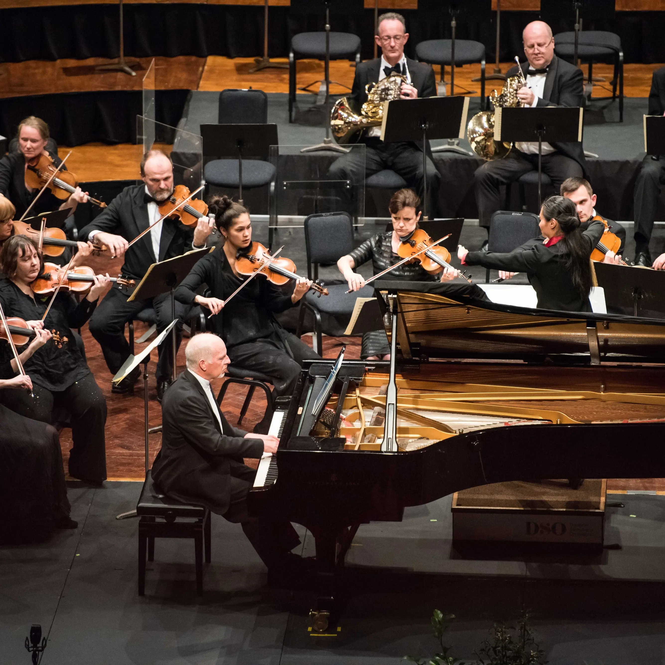 Gala performance brings back stars of stage to celebrate anniversary
