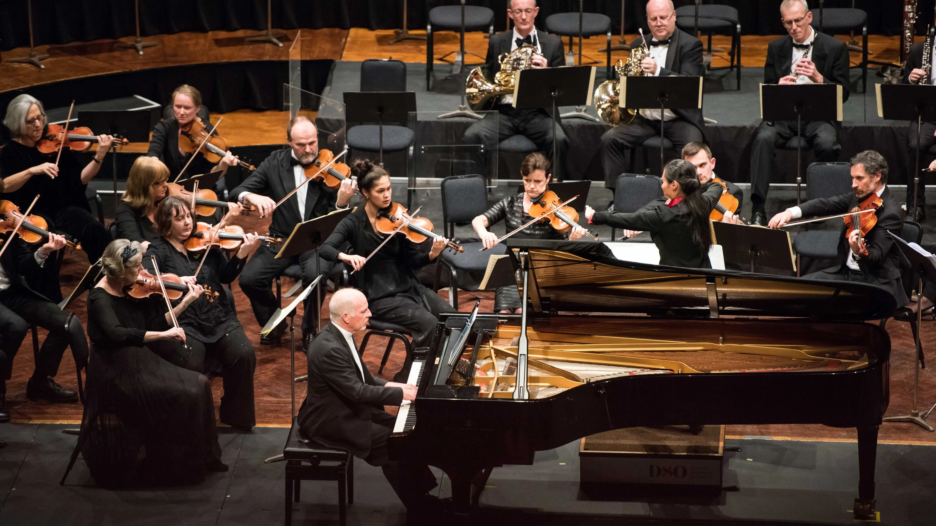 Gala performance brings back stars of stage to celebrate anniversary