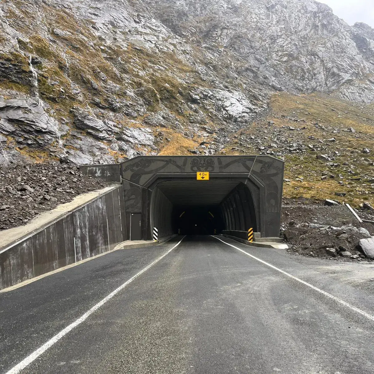 Avalanche risk closes Milford Road
