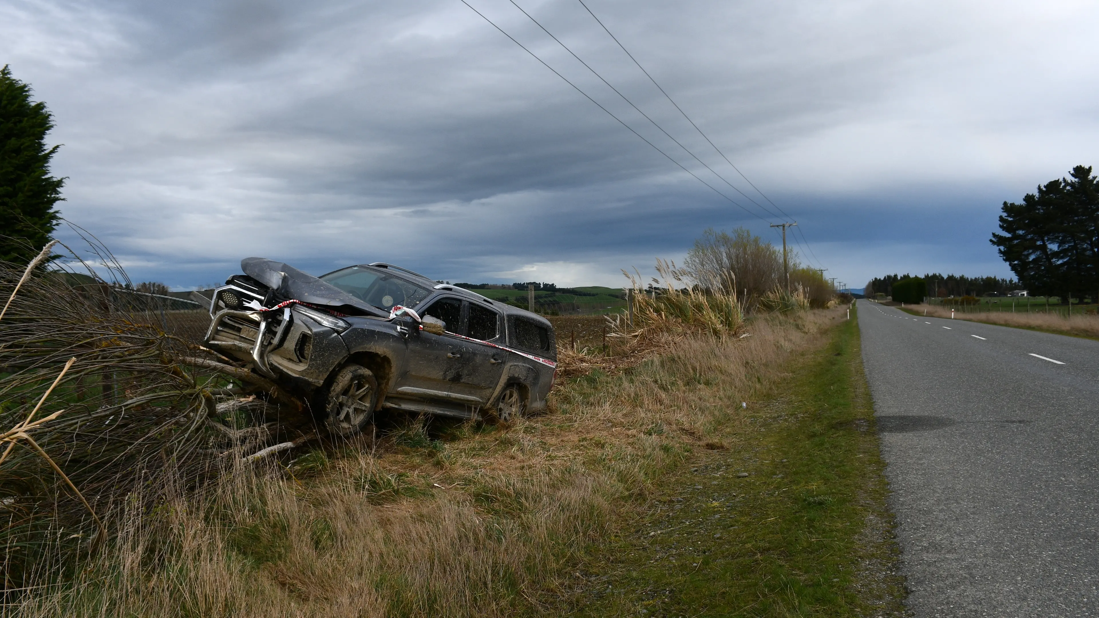 Person seriously hurt after ute hits tree near Gore