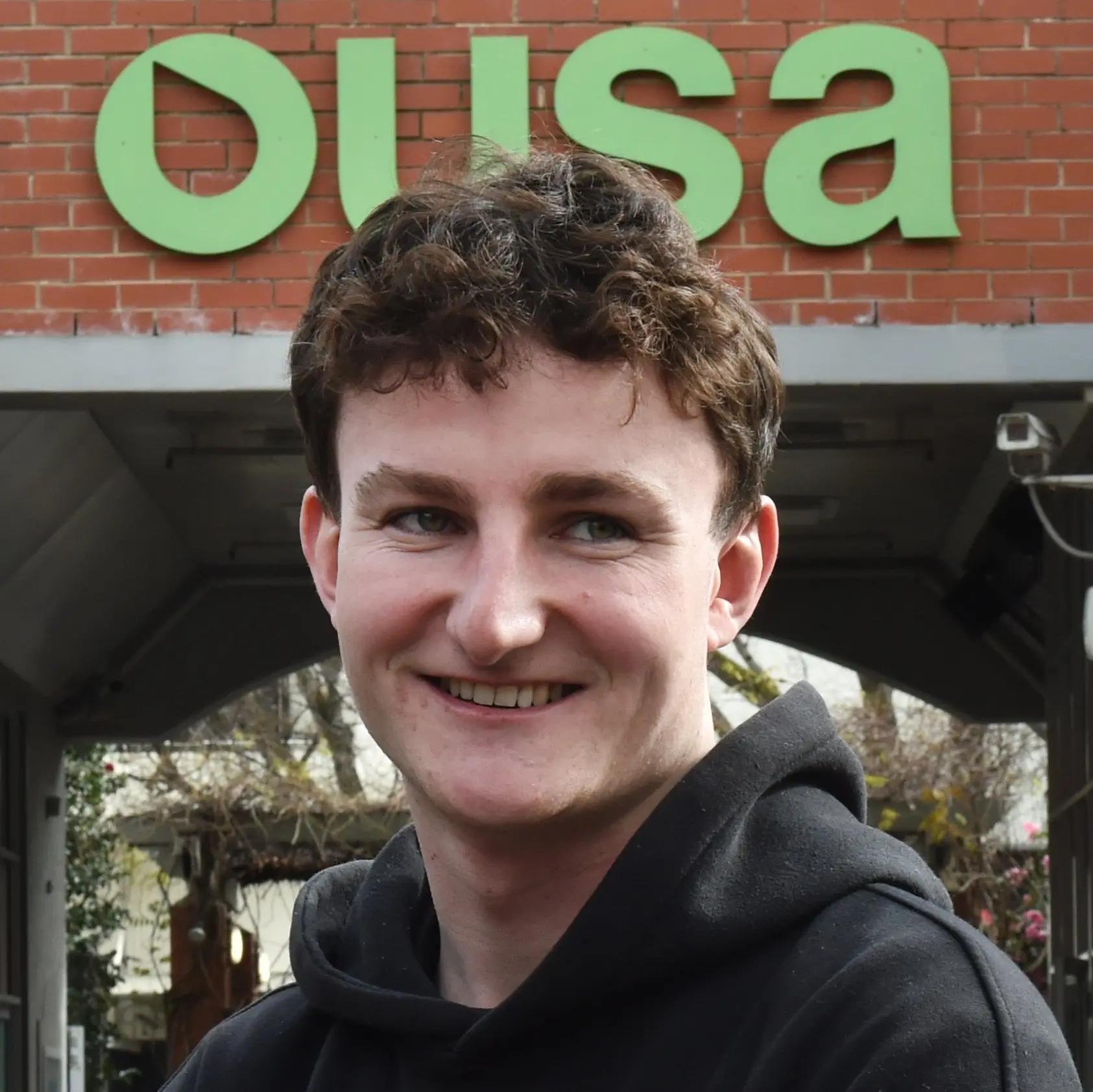 'I want to live here, but I can't: Bleak job market driving Otago graduates overseas