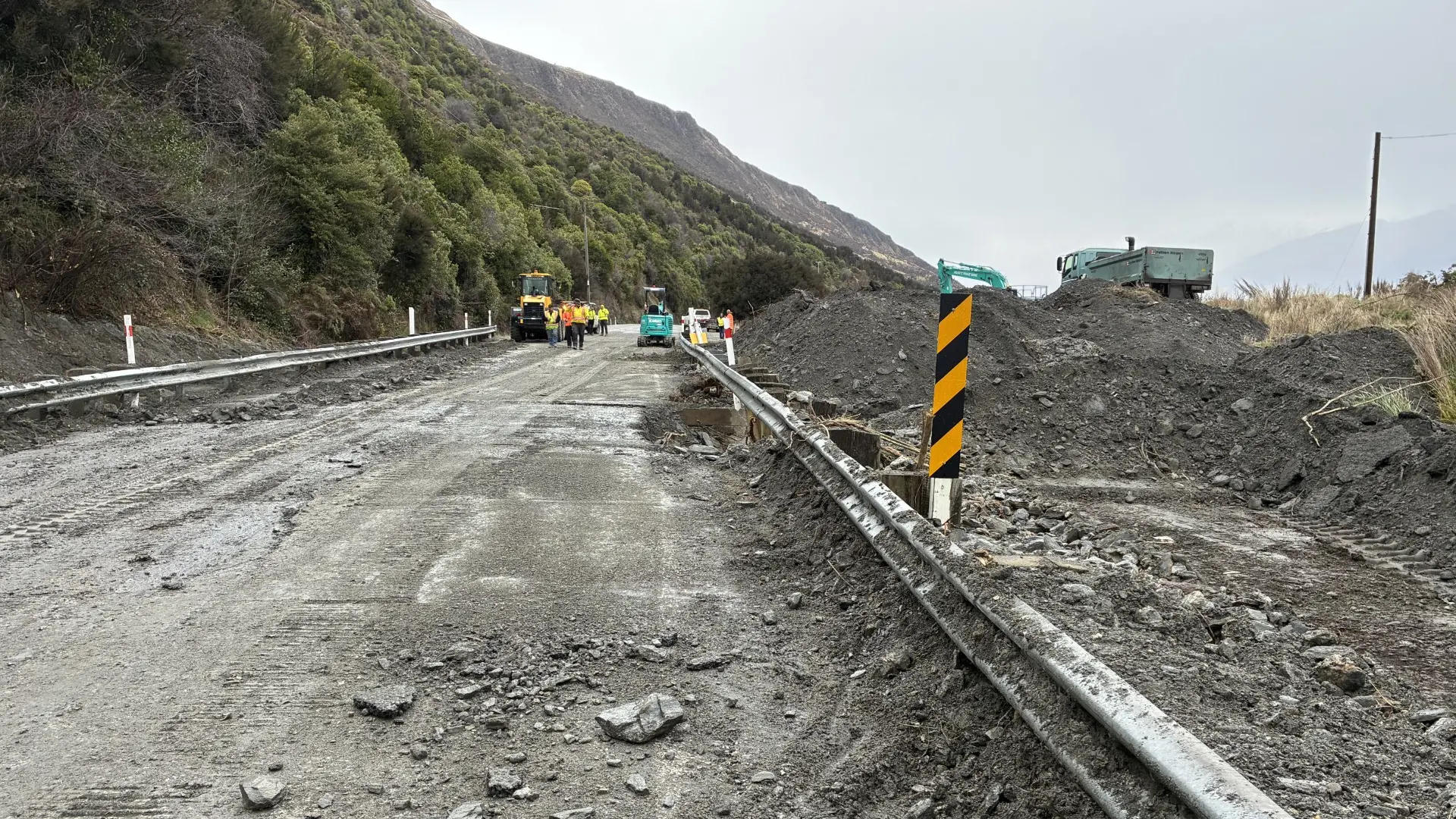 Highways checked after Milford Sound quakes