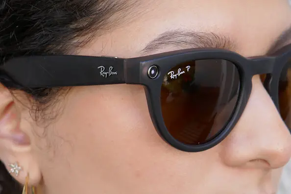 Meta, the company that owns Instagram and Facebook, has two models of smart glasses made with brands Rayban and Oakley. Photo: Getty Images