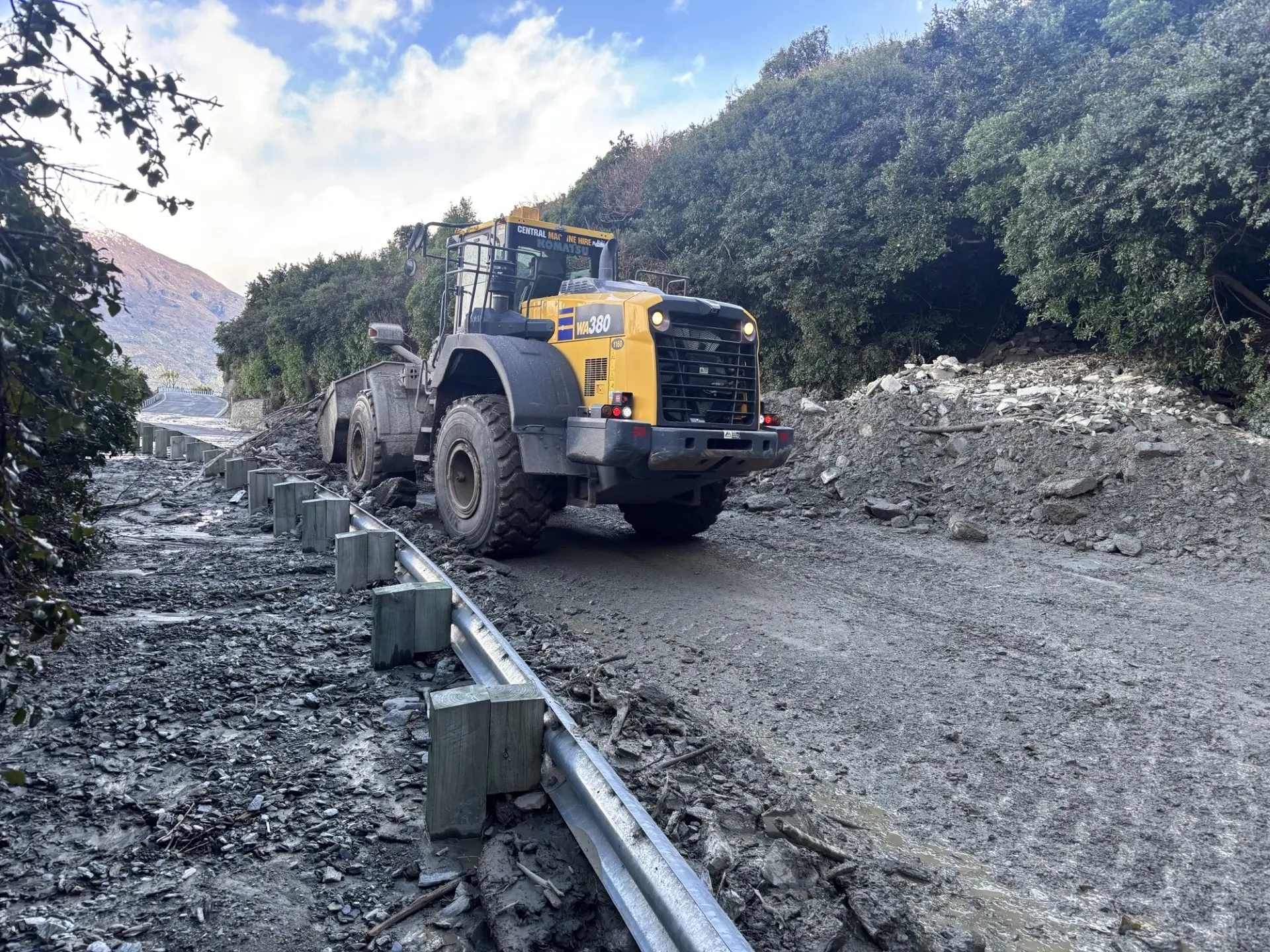 SH6 open during daytime at weekend as repair work continues