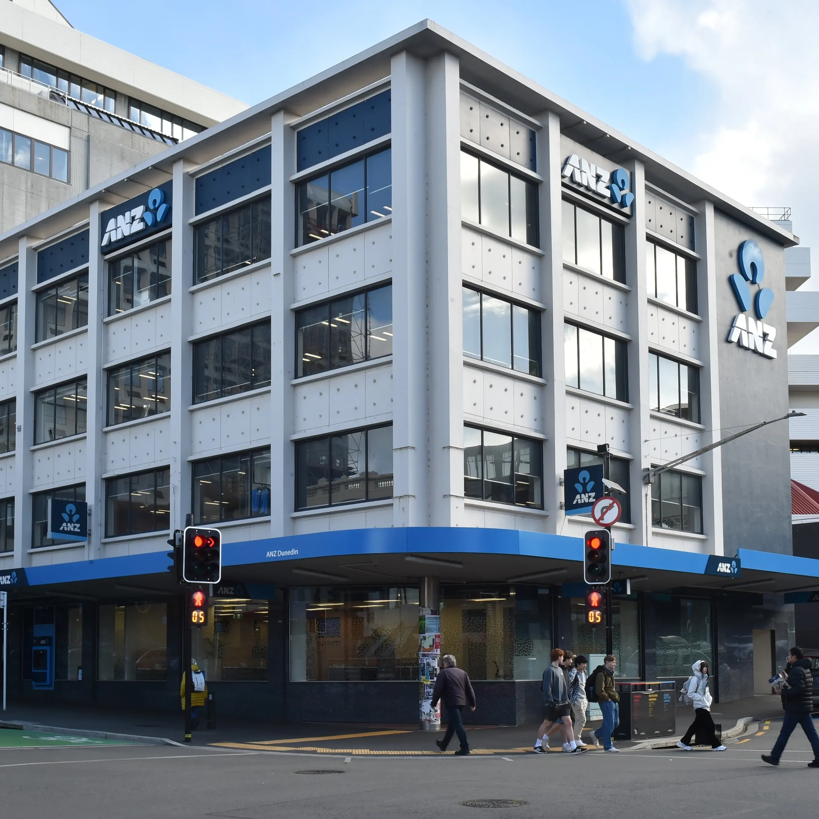 ‘Extremely sad’: Staff gutted at plans to cut 15 staff from ANZ in Dunedin