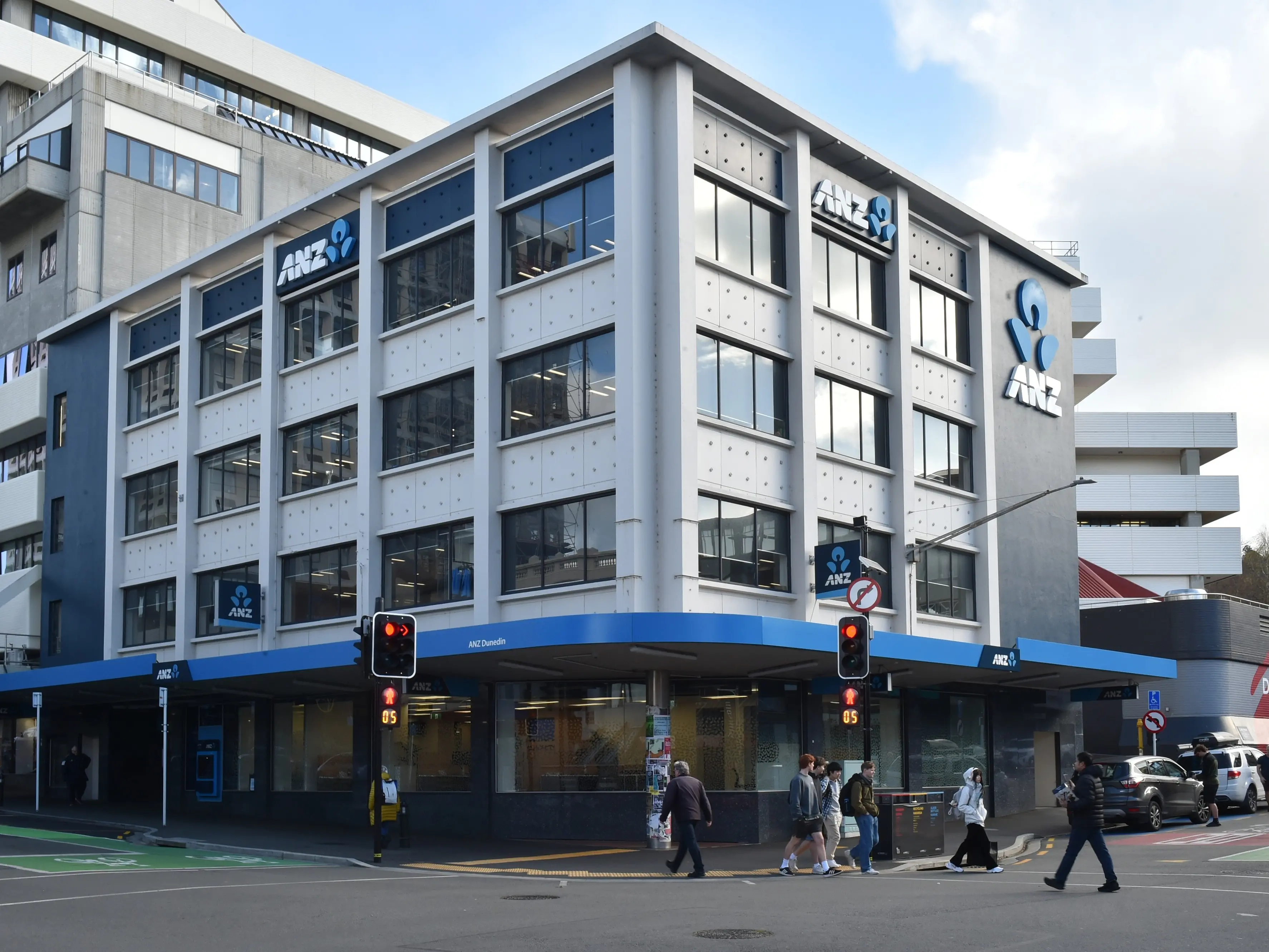 ‘Extremely sad’: Staff gutted at plans to cut 15 staff from ANZ in Dunedin