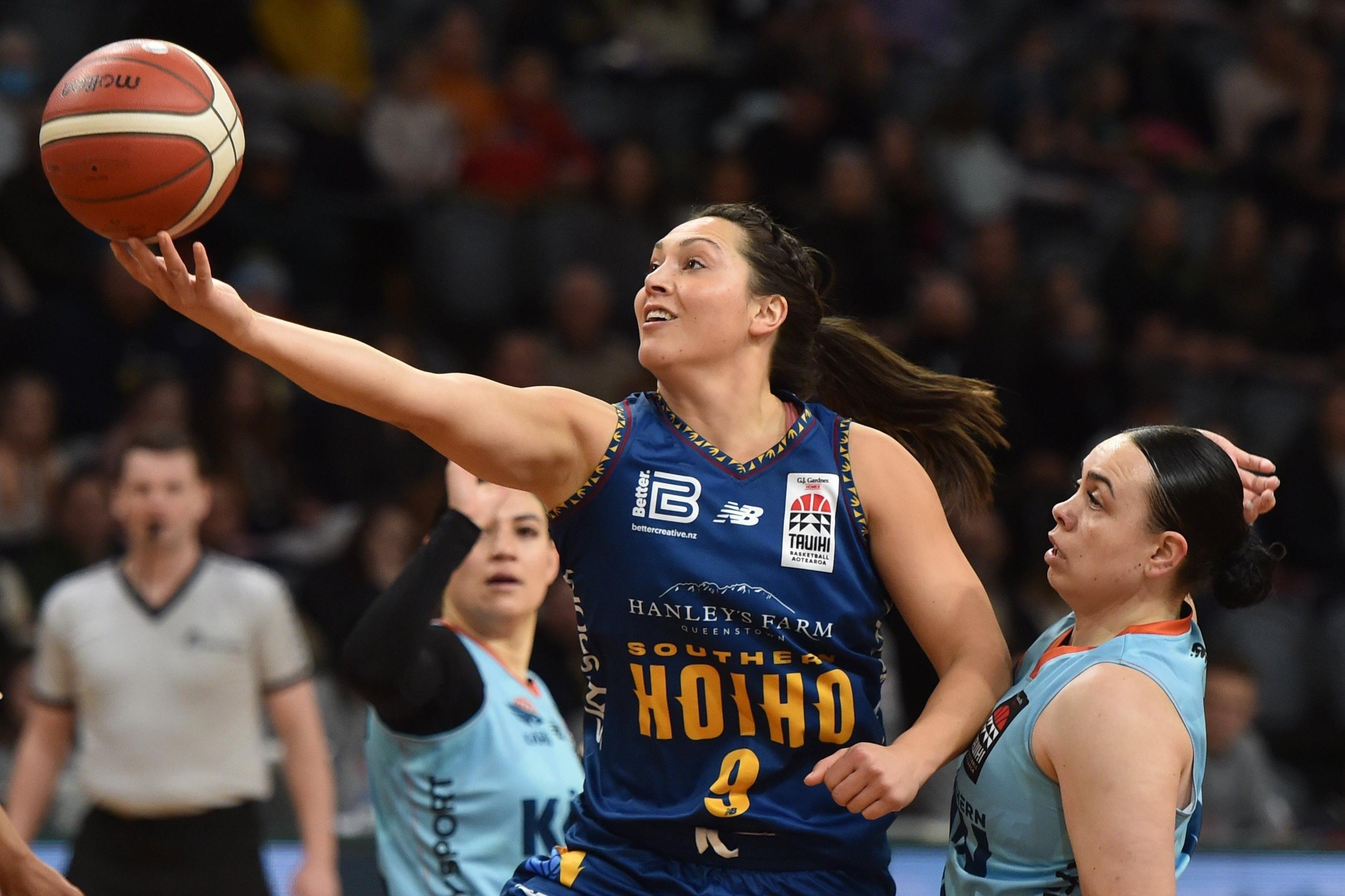 Gallaher returns for a fifth season with Hoiho