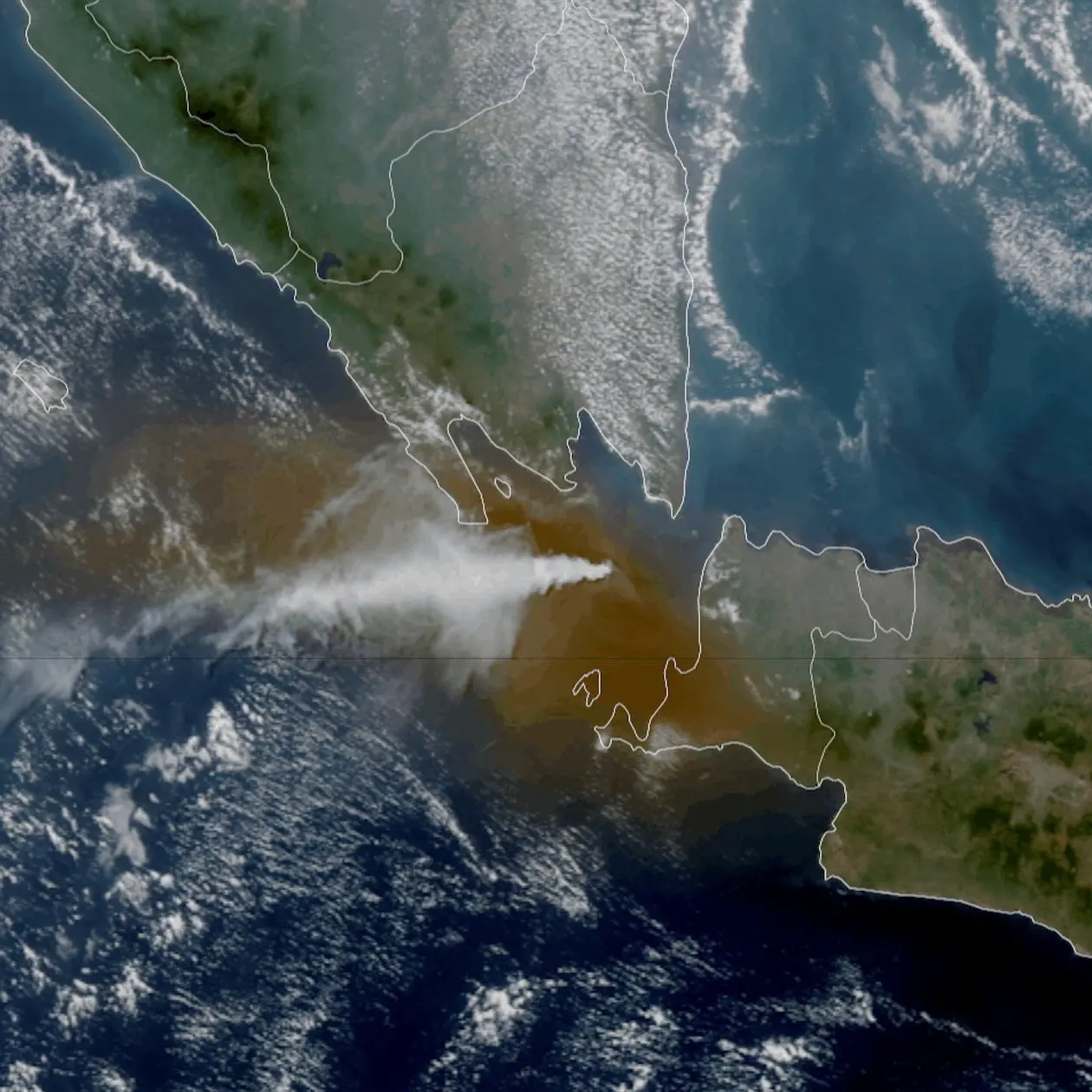 Tens of thousands of travellers stranded as volcanic ash closes Indonesian airports