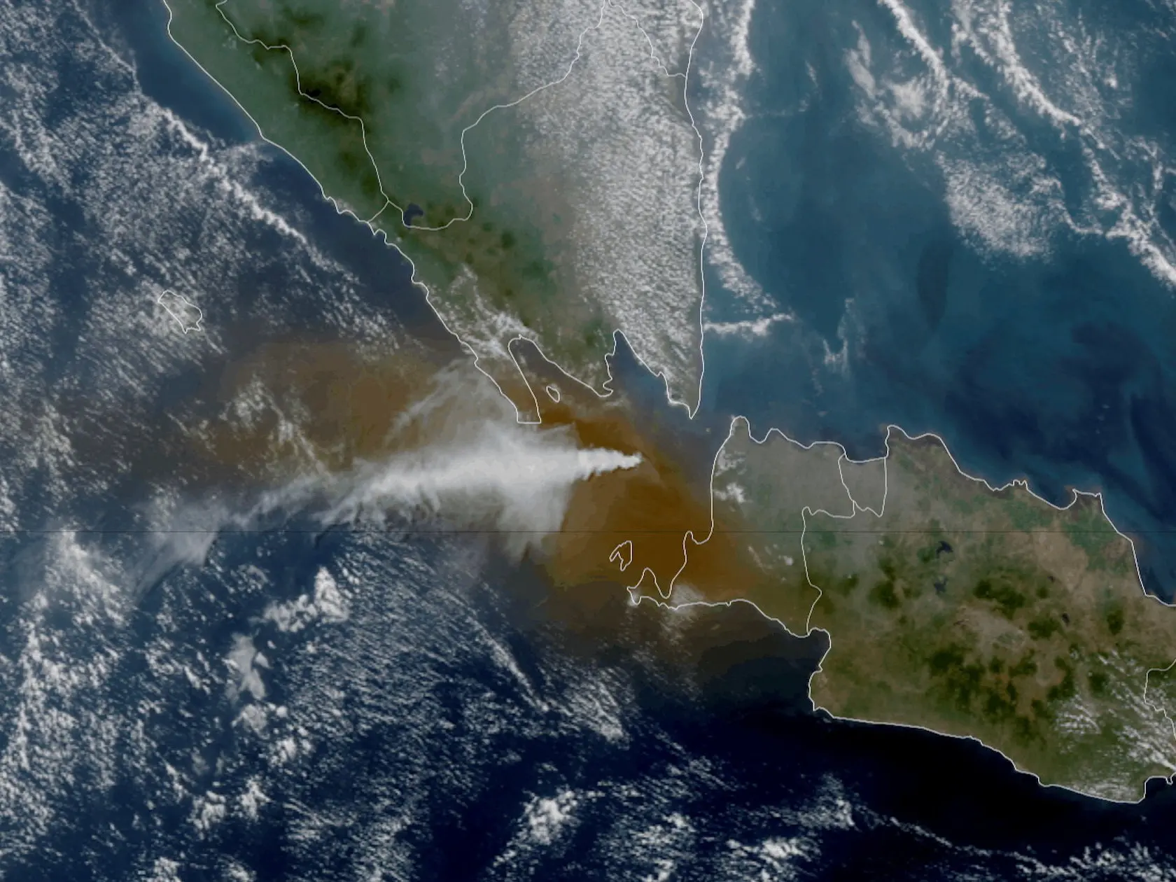 Tens of thousands of travellers stranded as volcanic ash closes Indonesian airports