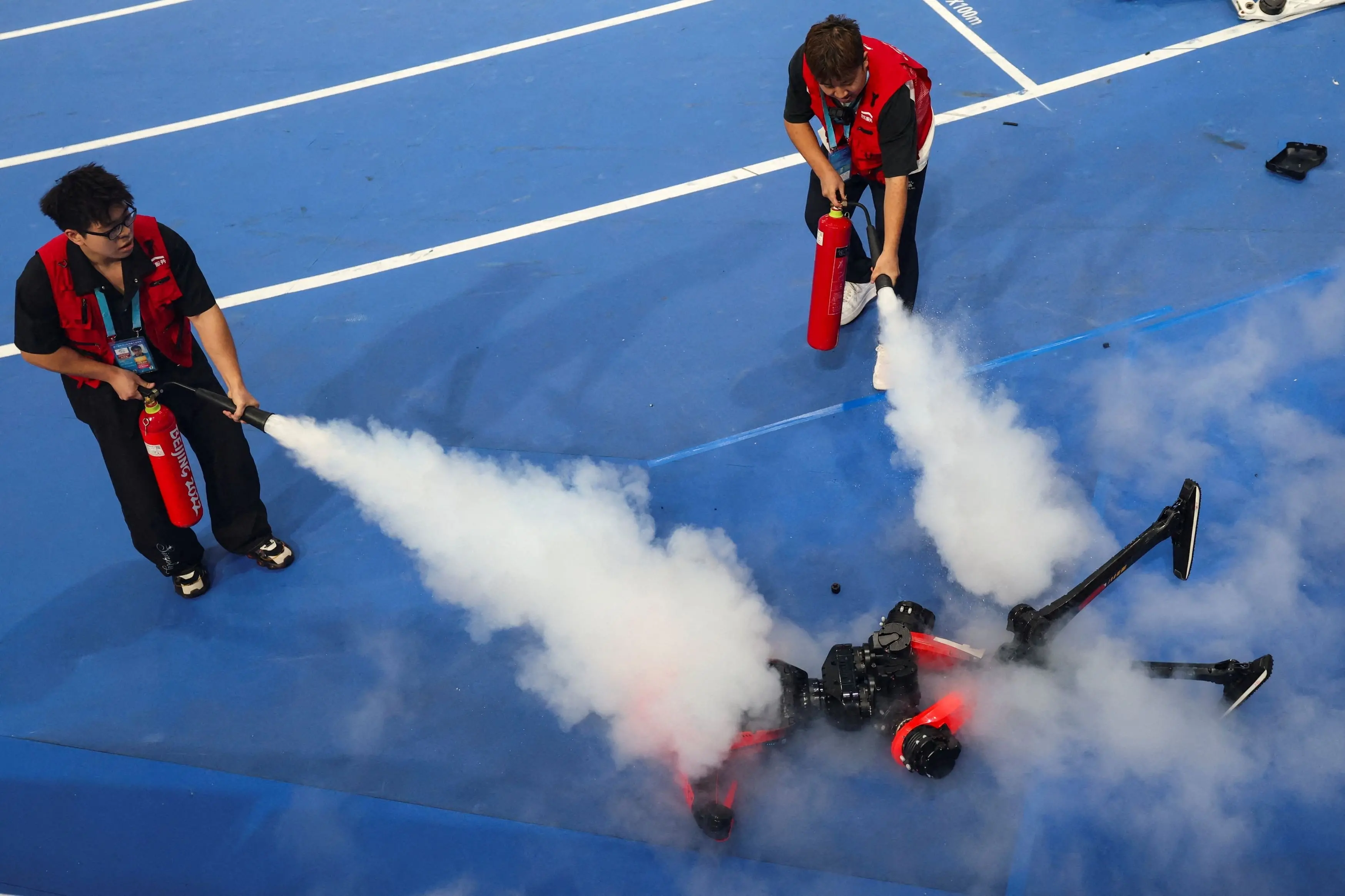 Another droid bites the dust at the 2026 World Humanoid Robot Games. Photo: Reuters
