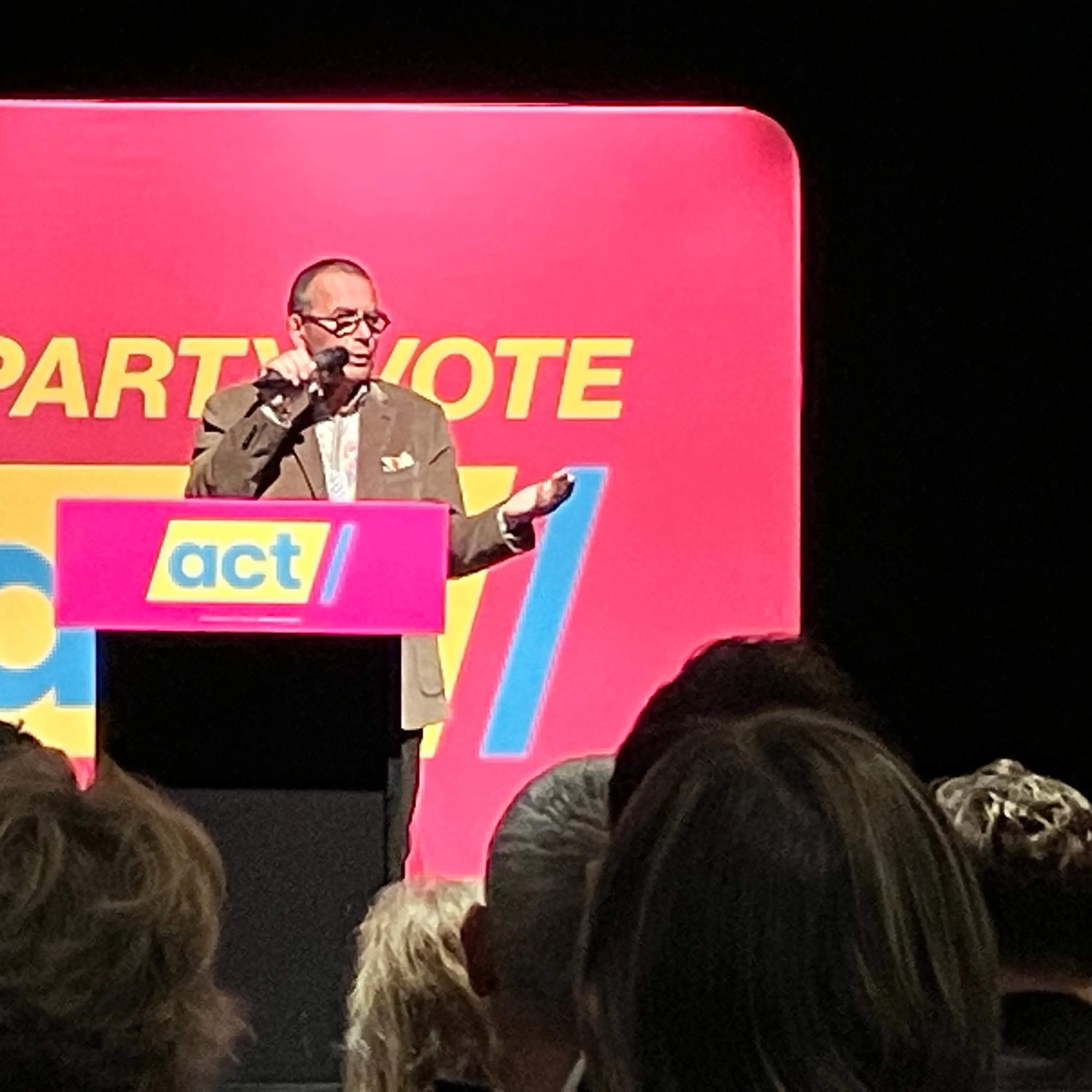 Henry urges ‘long-term vision’ for Q’town