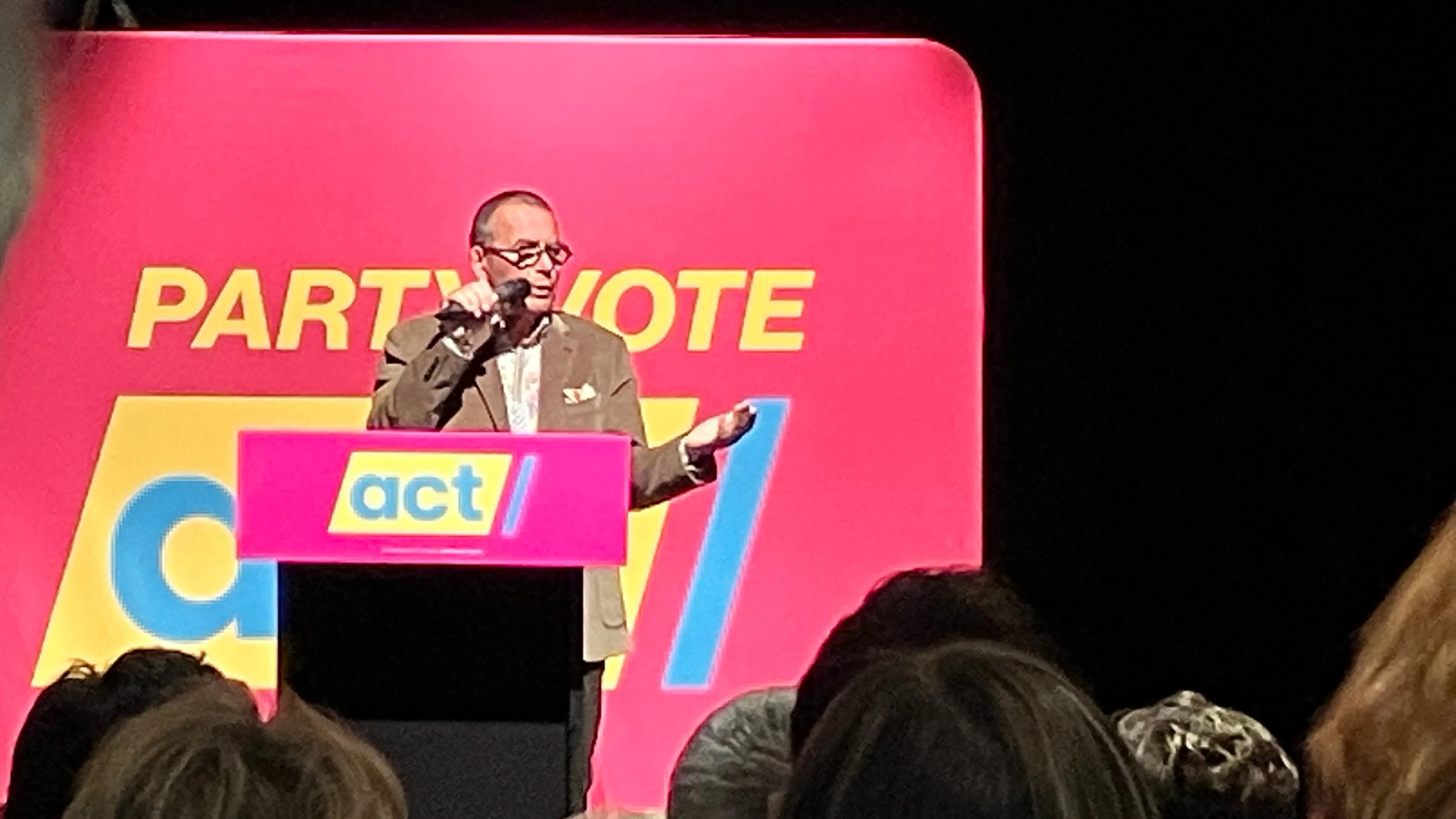 Henry urges ‘long-term vision’ for Q’town