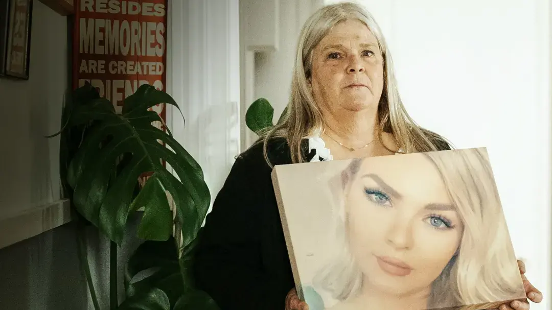 Police apology for mother of woman who died after supposed fall
