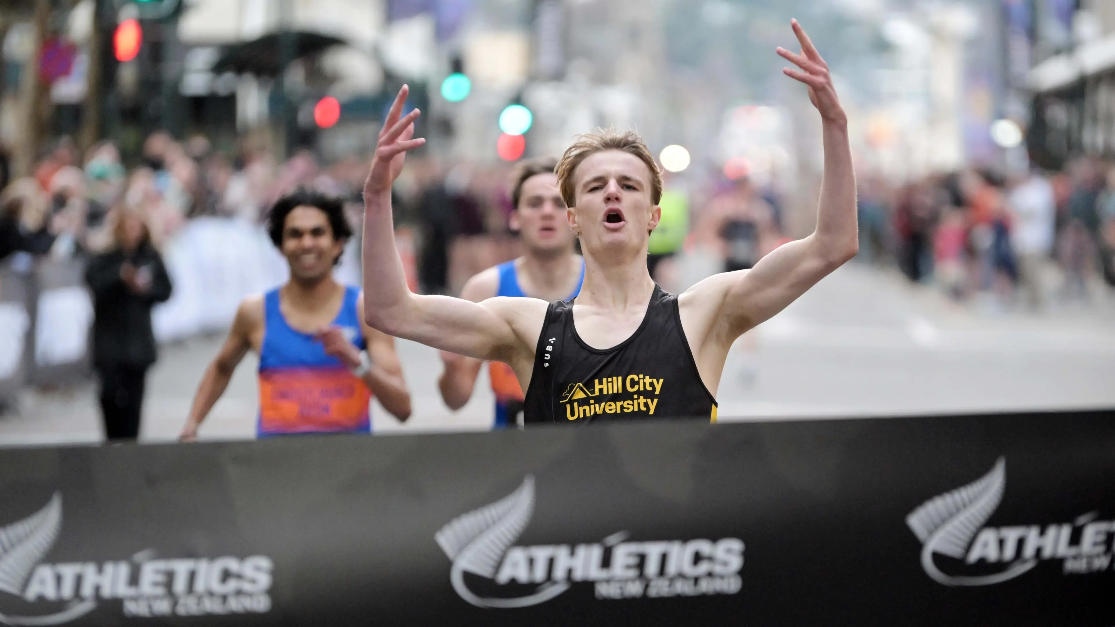 Owen wins first national title at home