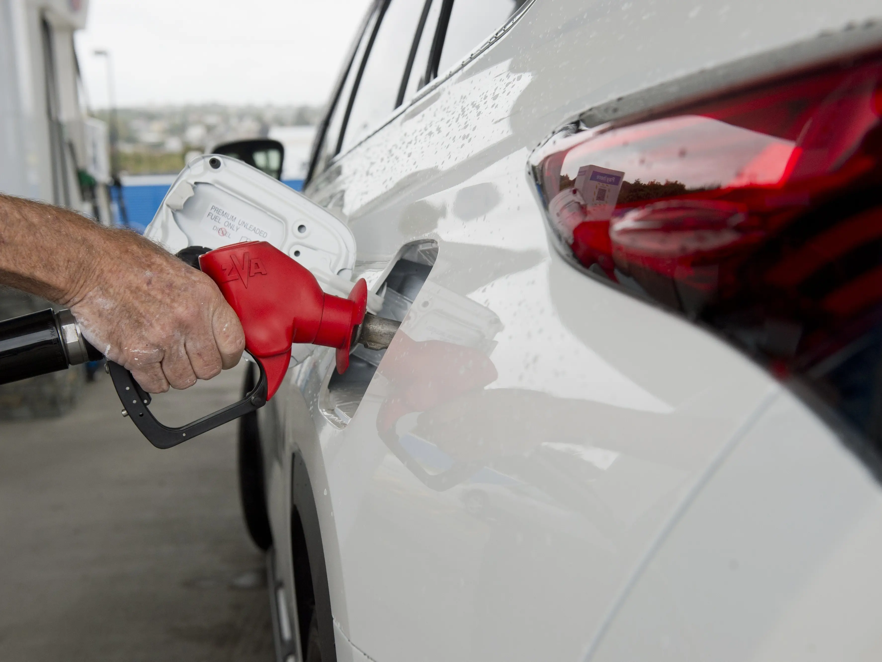 Average price of 91 petrol now tops $3.10 as Iran war drags on