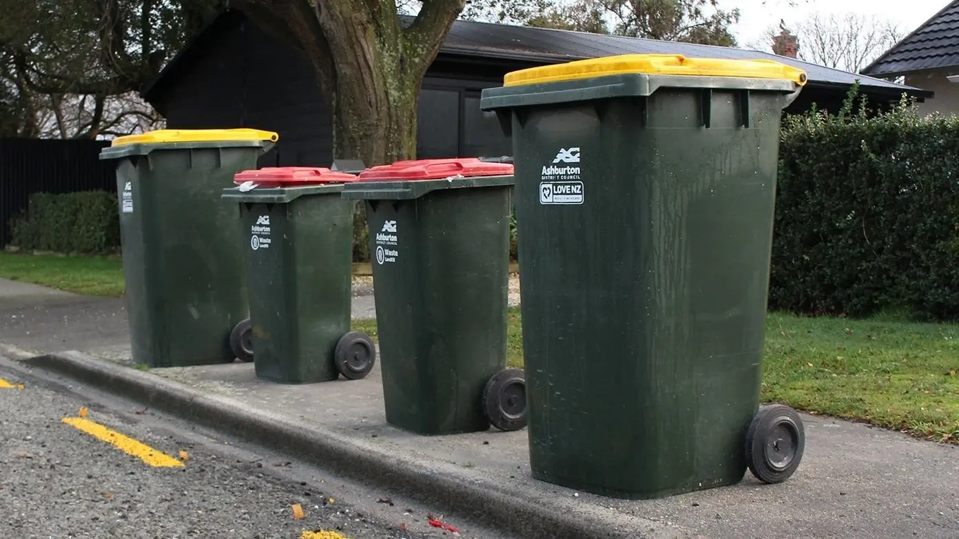 Ratepayers covering cost of green bin service despite rollout delay