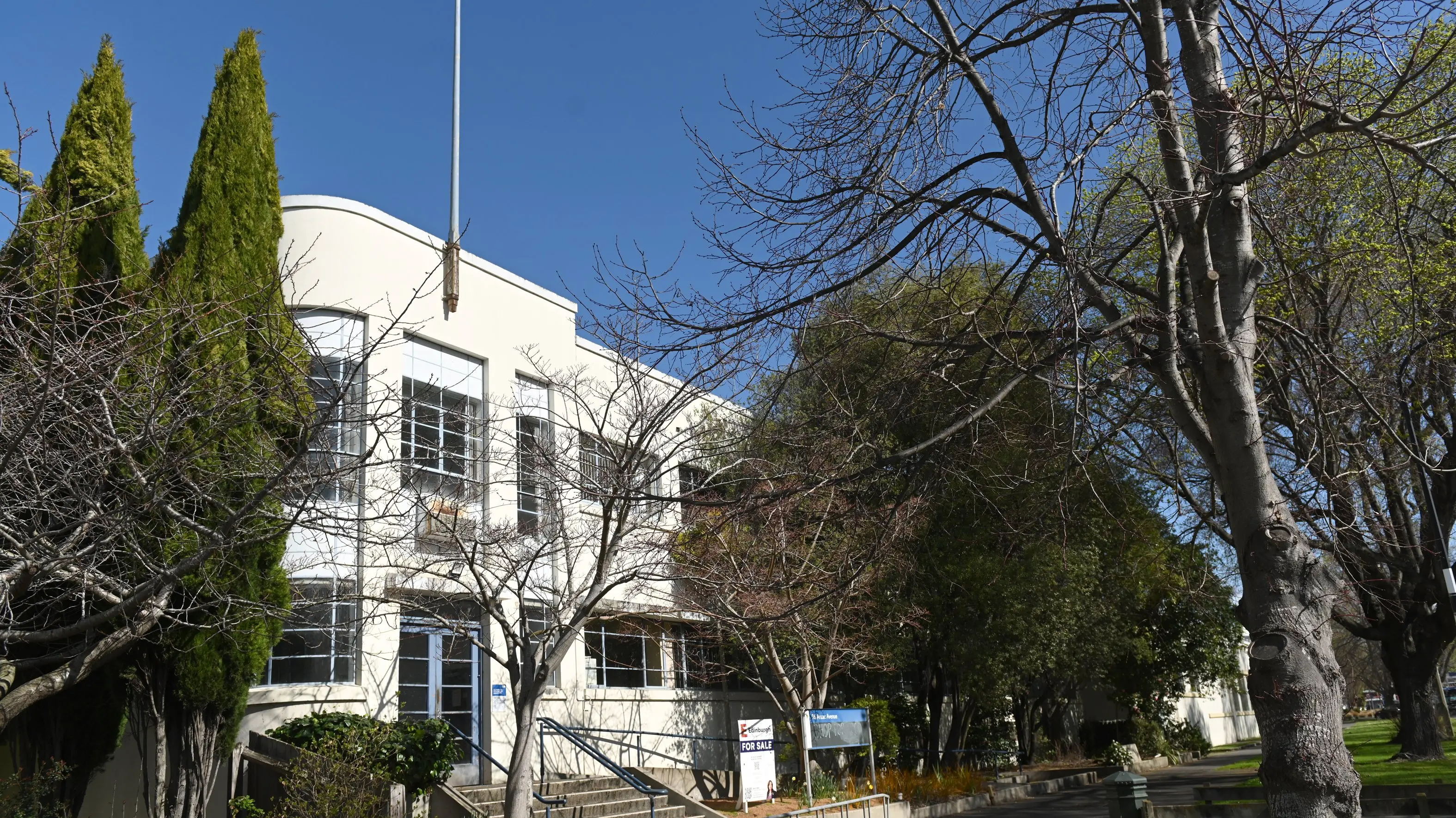 Former university gymnasium to be sold