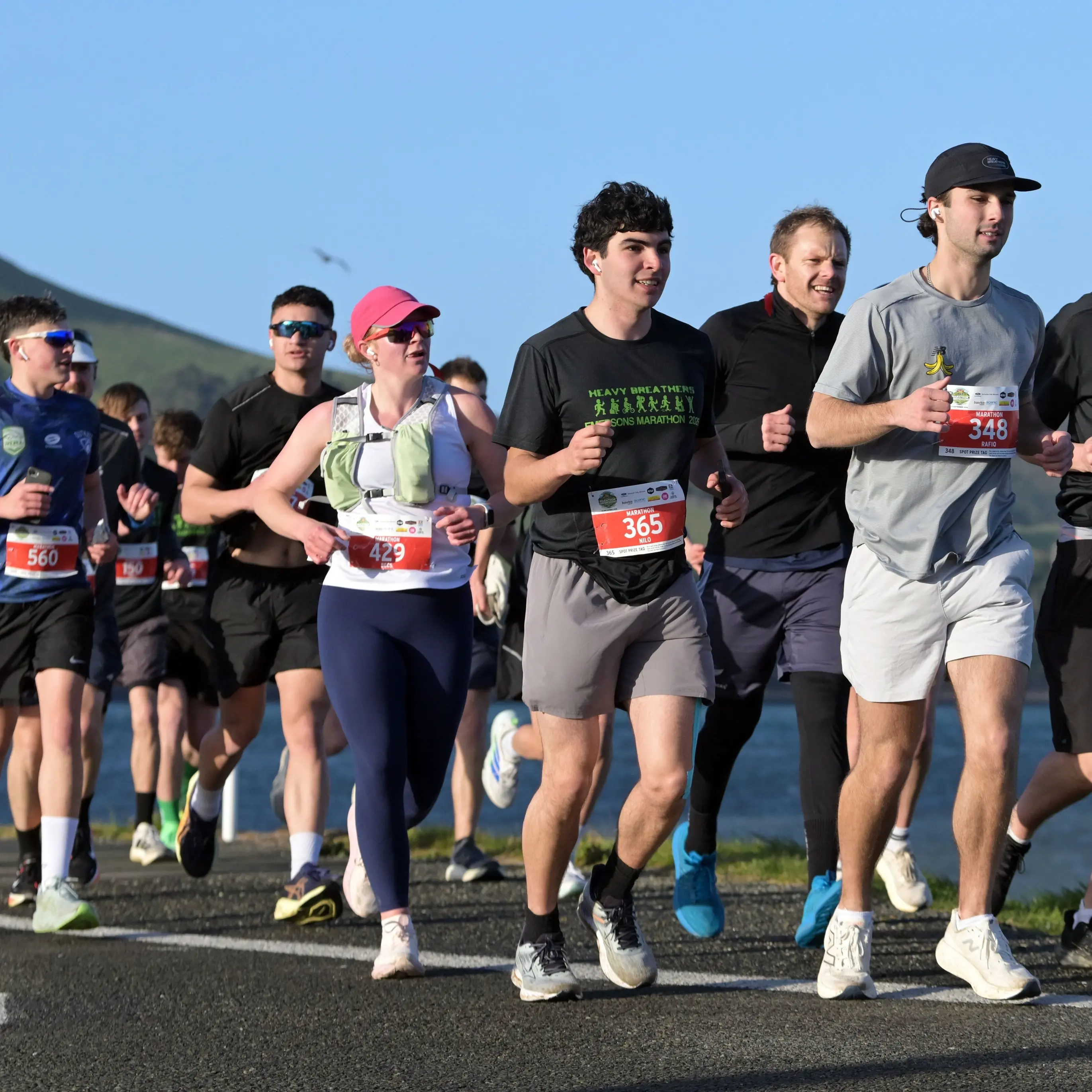 Coastal chill does not deter marathon masses