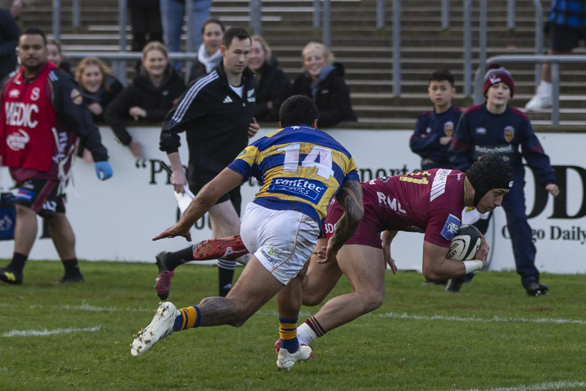 Southland left wing Glen Vaihu eyes the tryline as he dodges his Bay of Plenty opposite Regan Ware. Photo: Daryll Winter Photography
