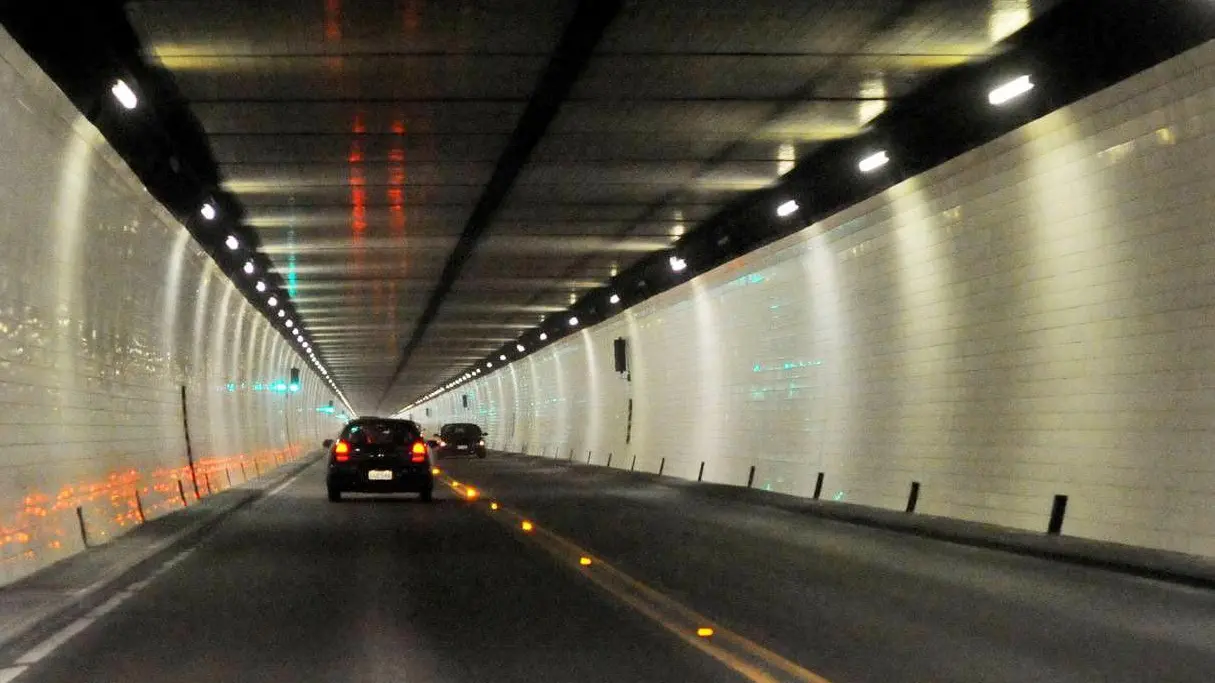 Truck fire closes Lyttelton Tunnel