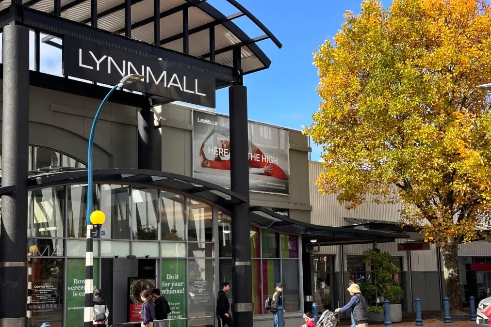 Arrest after man seriously hurt outside Auckland mall