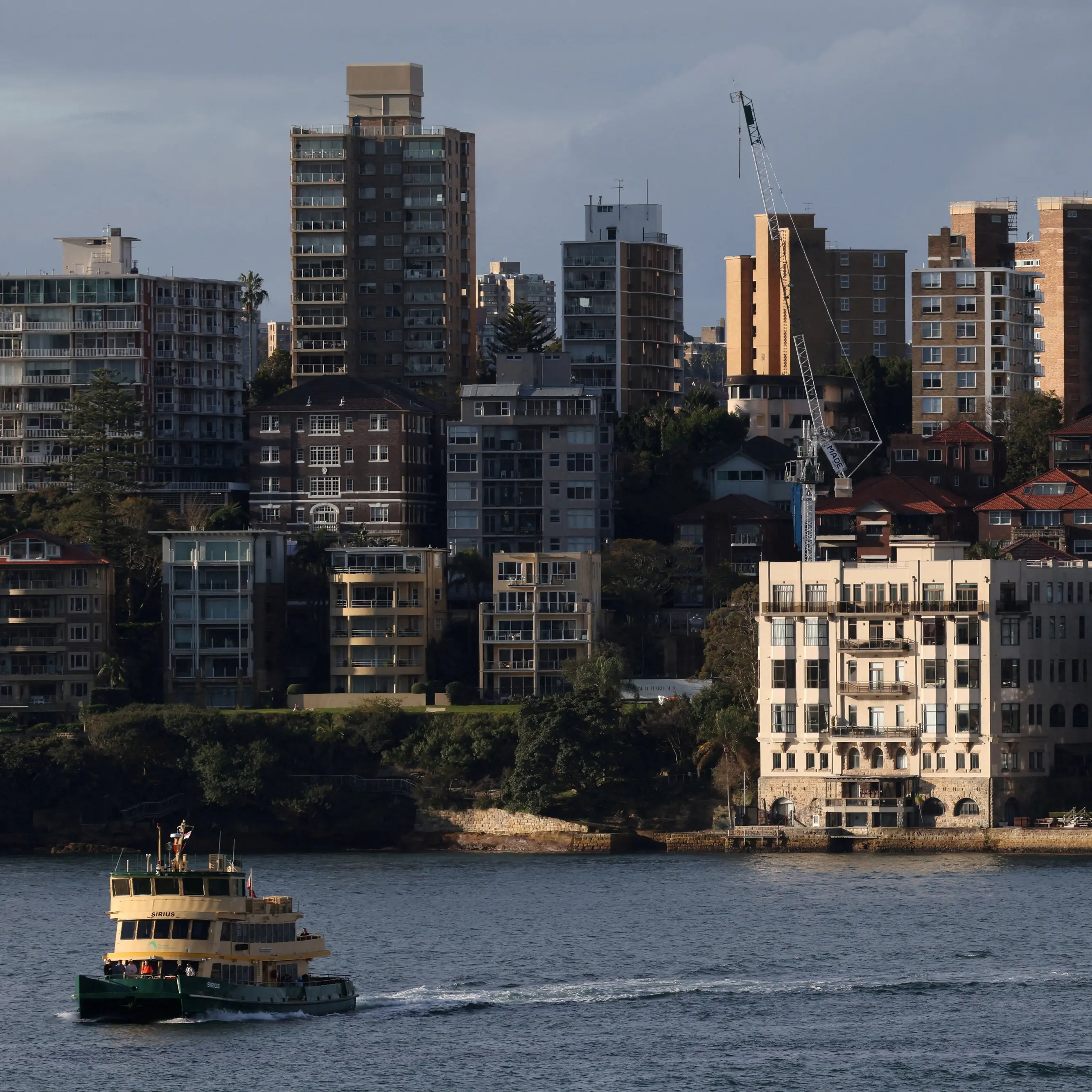 Australia to crack down on foreign students, family visas