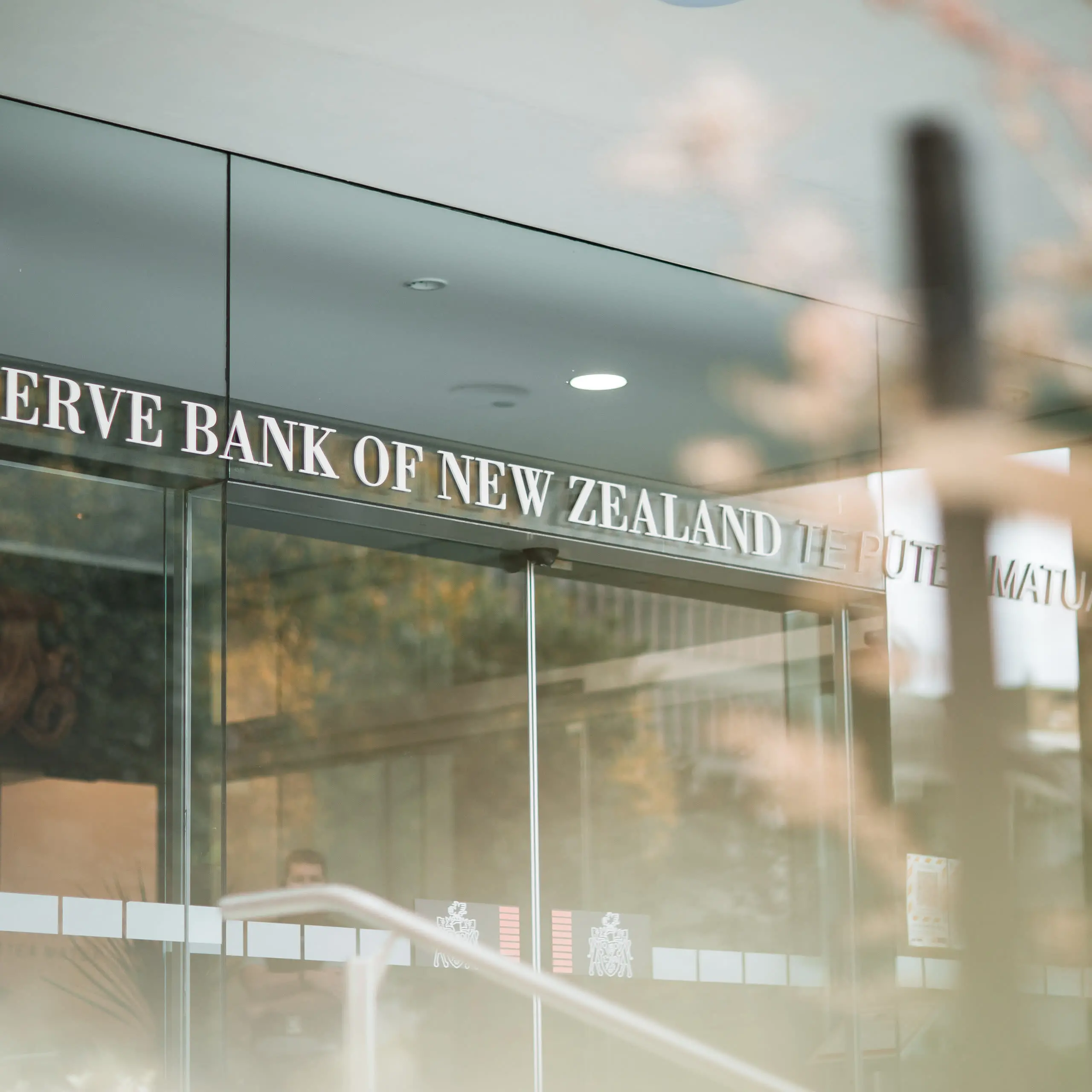 Reserve Bank kept interest rates low too long, Covid-19 review finds