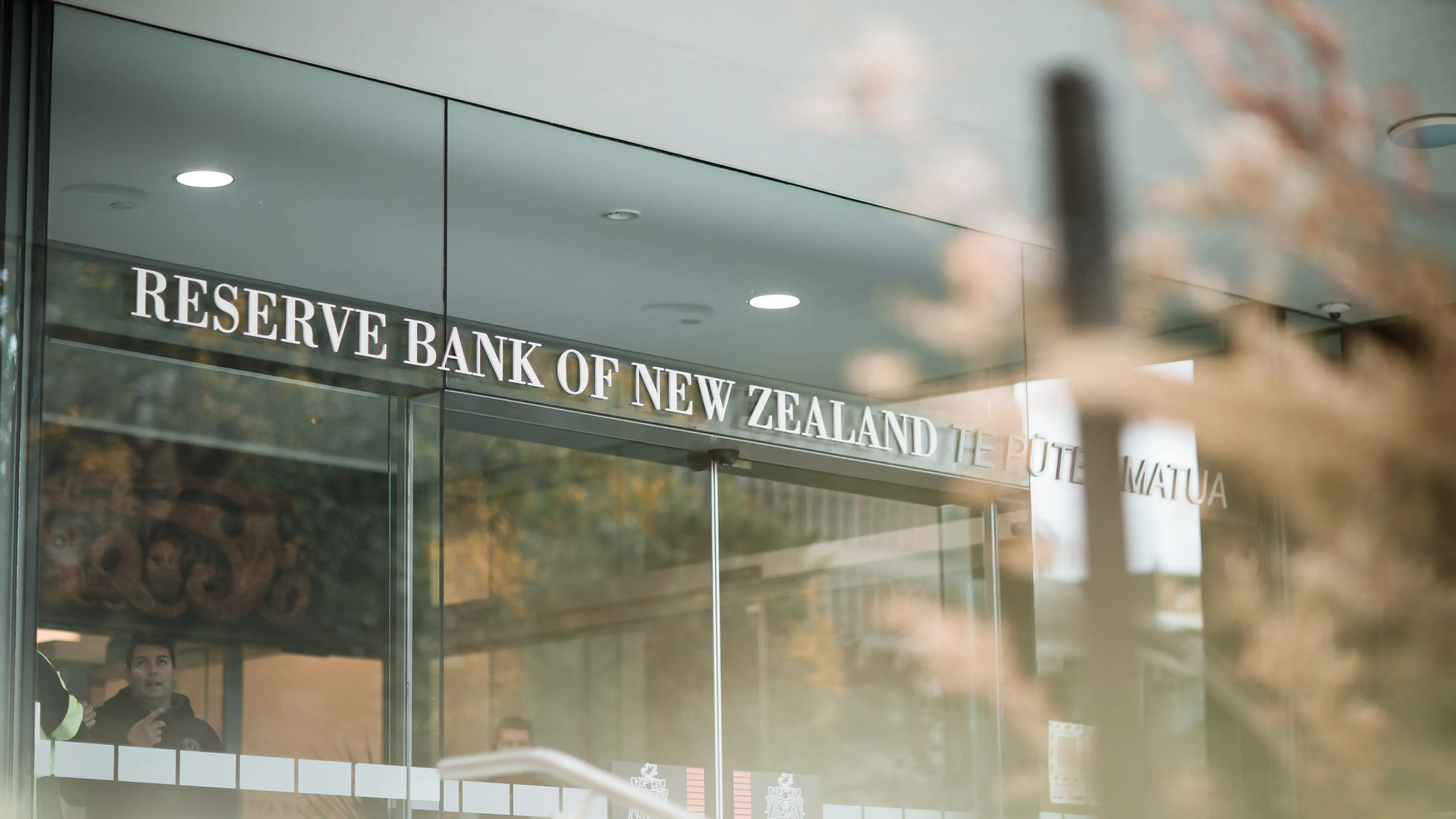 Reserve Bank kept interest rates low too long, Covid-19 review finds