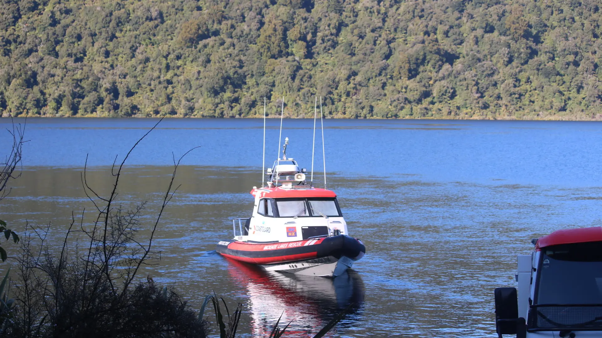 Divers investigate object found in hunt for missing Dunedin plane