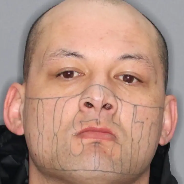 Man who robbed Mosgiel pub goes on run after cutting off ankle monitor