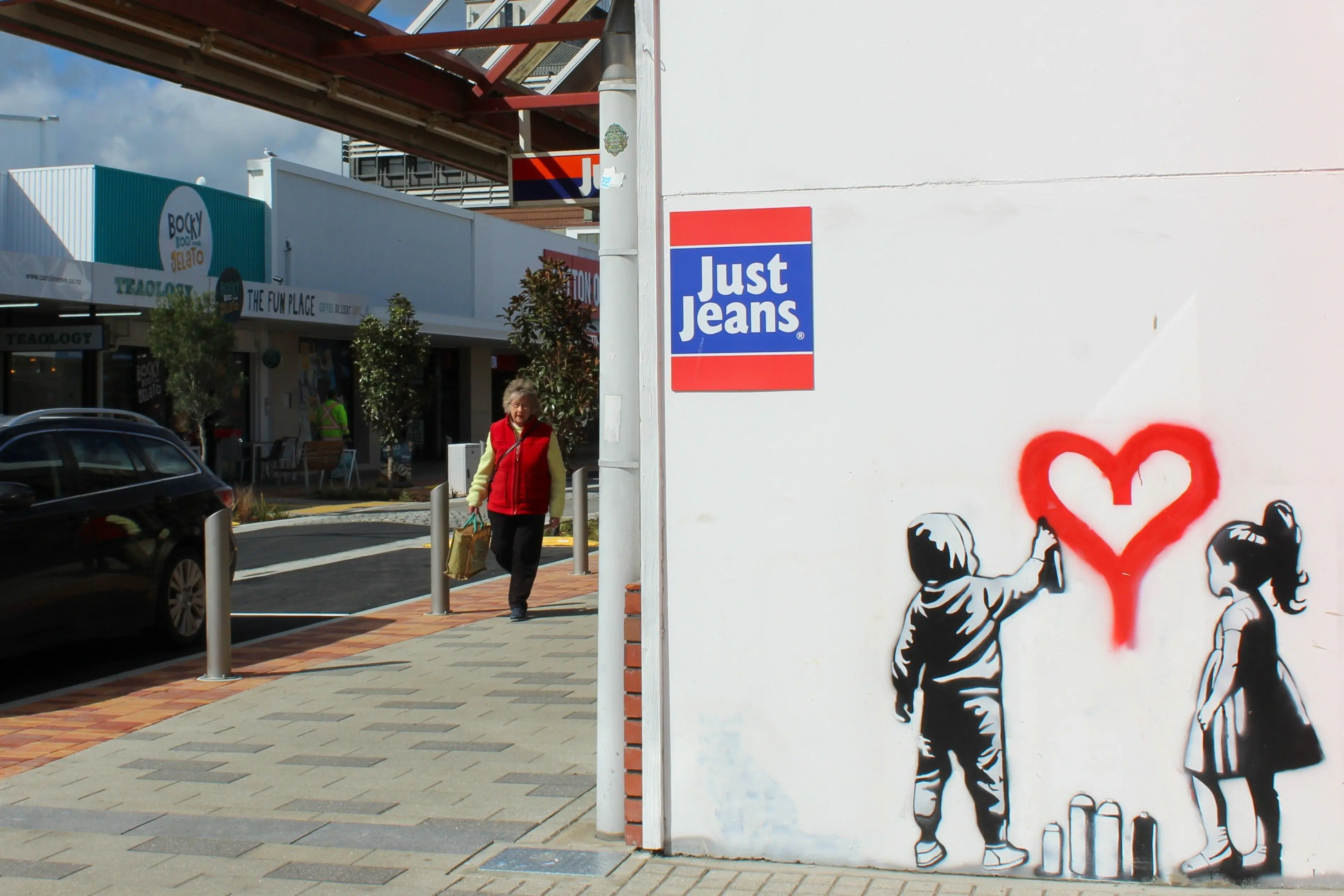 The new artwork by the mysterious Blenheim Banksy replaced a previous image of a cat. Photo: Kira Carrington.