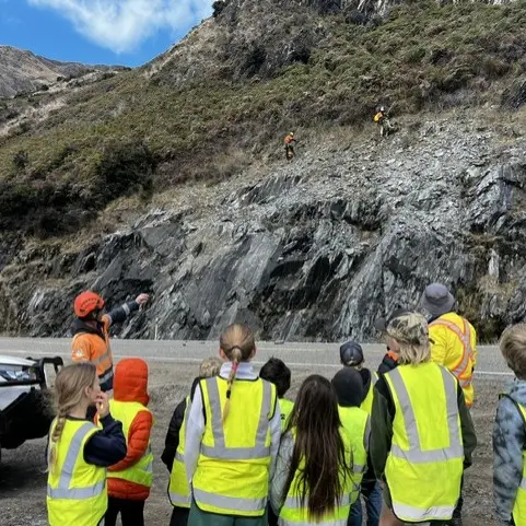 Makarora highway open to continuous traffic at weekend