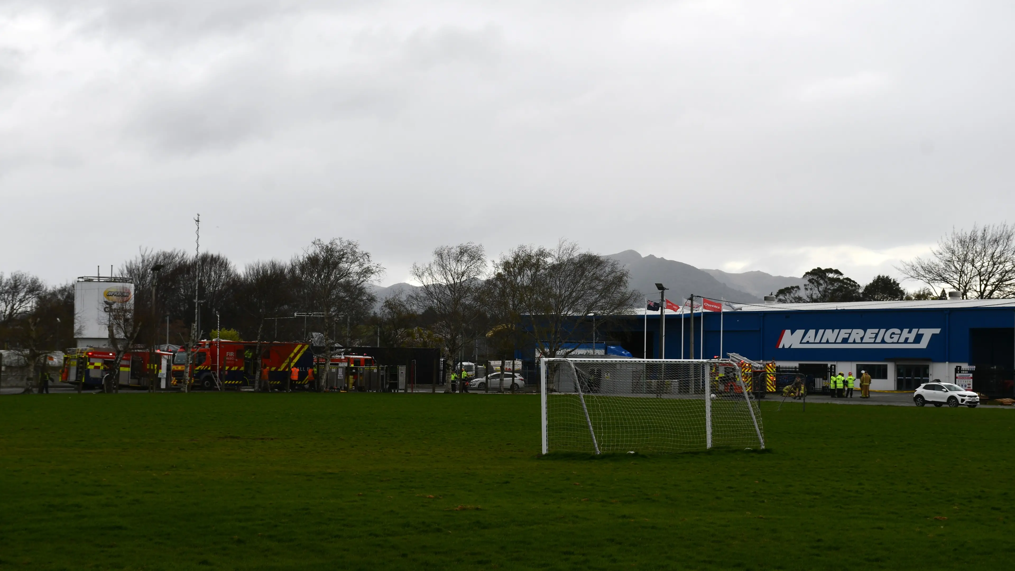 ‘Keep your doors and windows closed’: Fenz responding to 1000 litre chemical spill in Gore