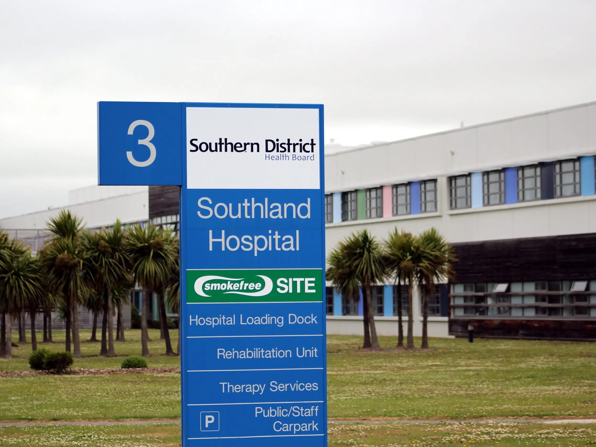 Southern waiting lists grow while theatres sit idle